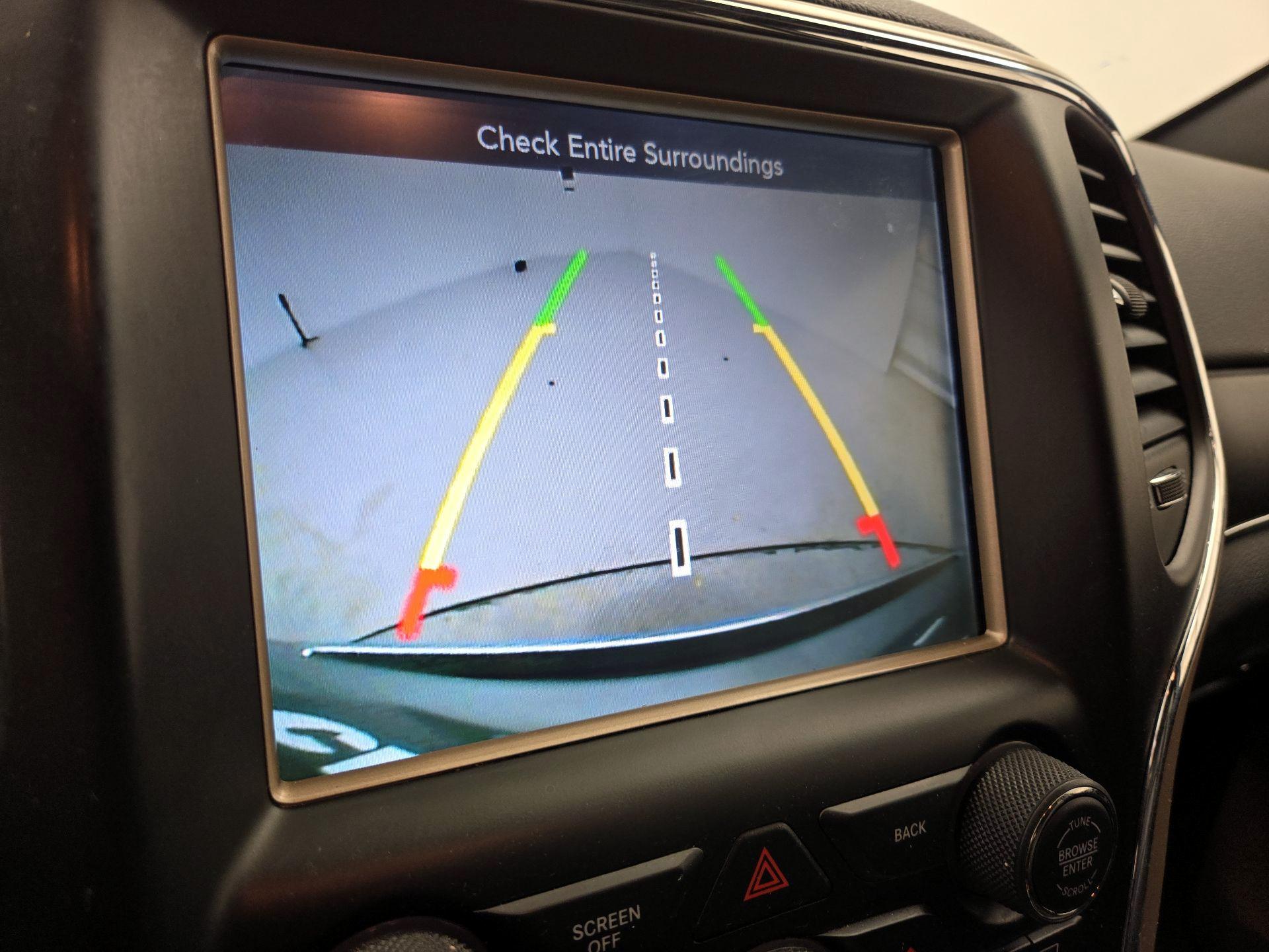 Thumbnail: 2015 Jeep Grand Cherokee - 15