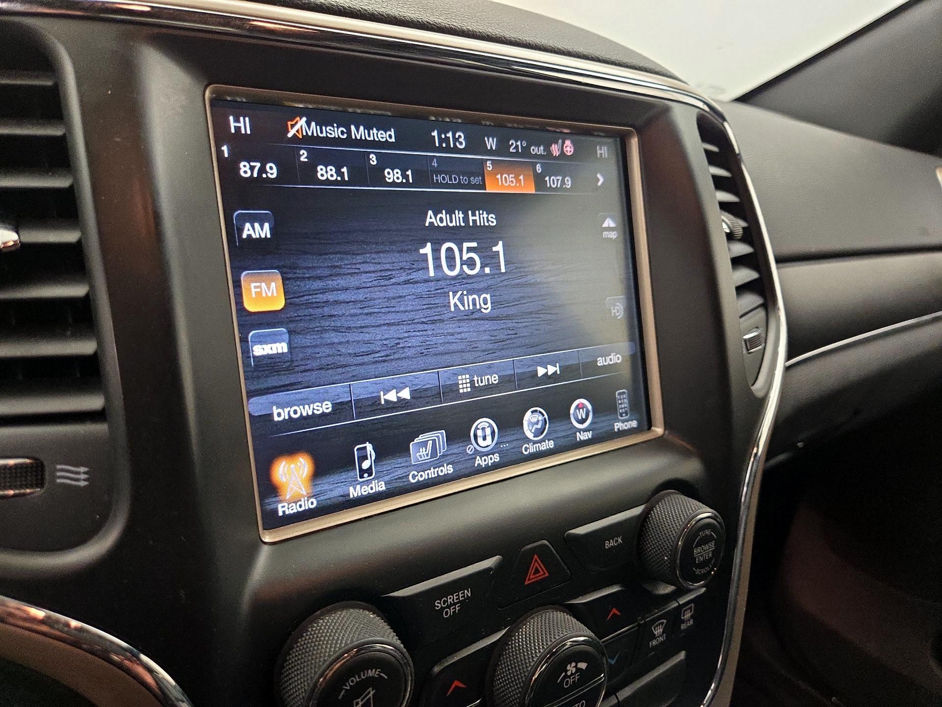 Thumbnail: 2015 Jeep Grand Cherokee - 16