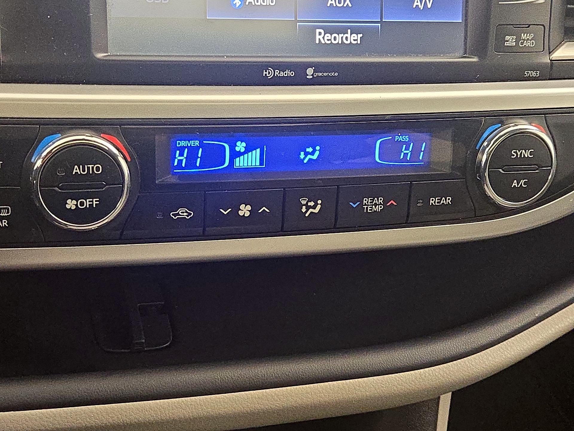 Thumbnail: 2015 Toyota Highlander - 16