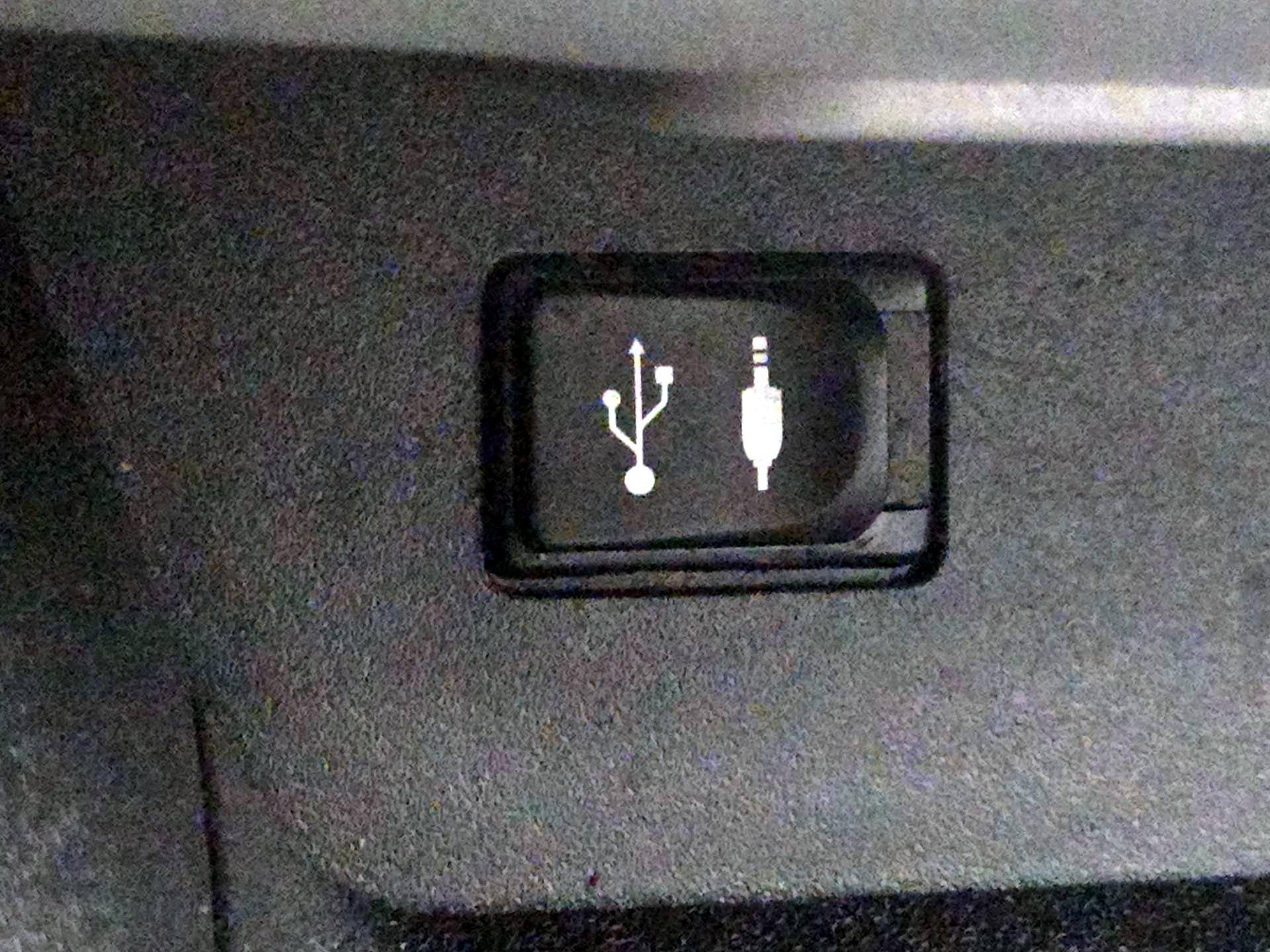 Thumbnail: 2015 Toyota Highlander - 18