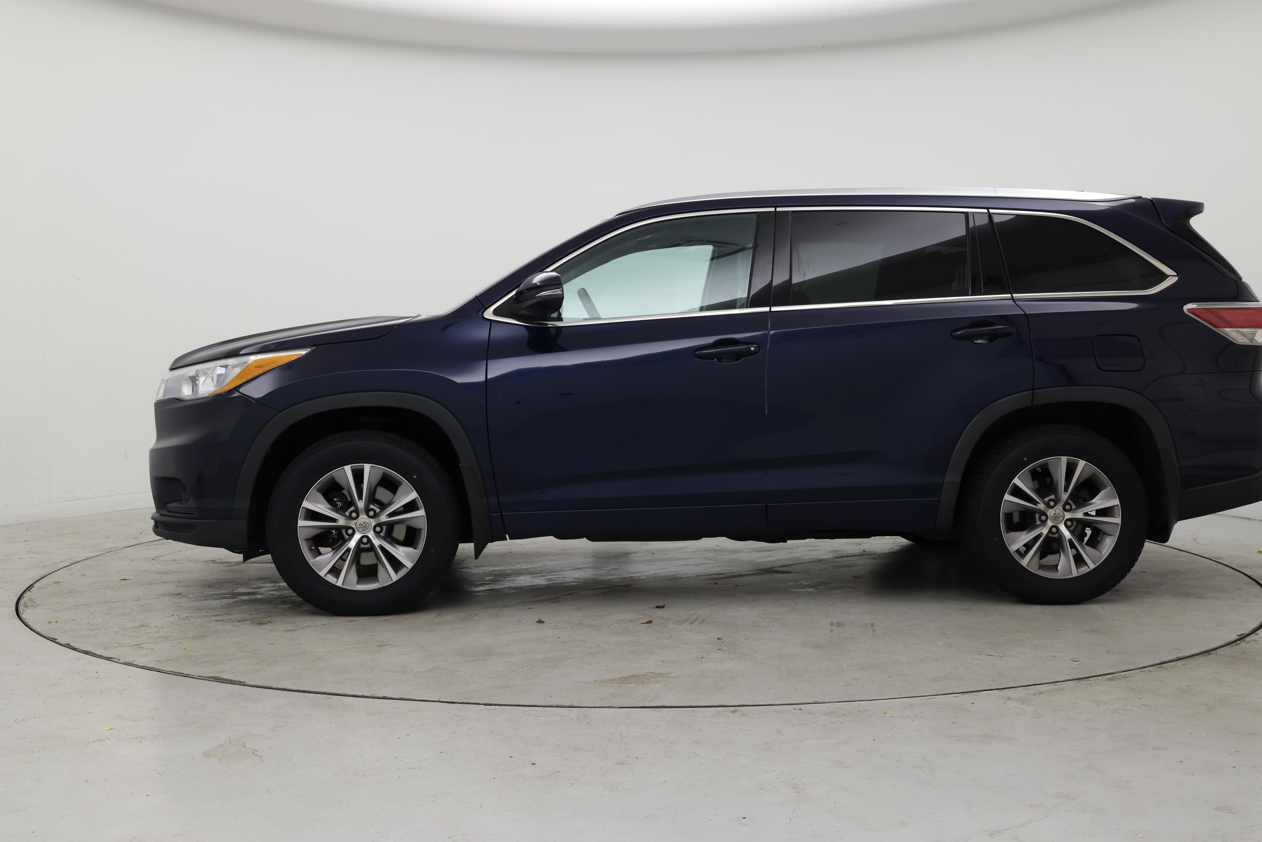 Thumbnail: 2015 Toyota Highlander - 3