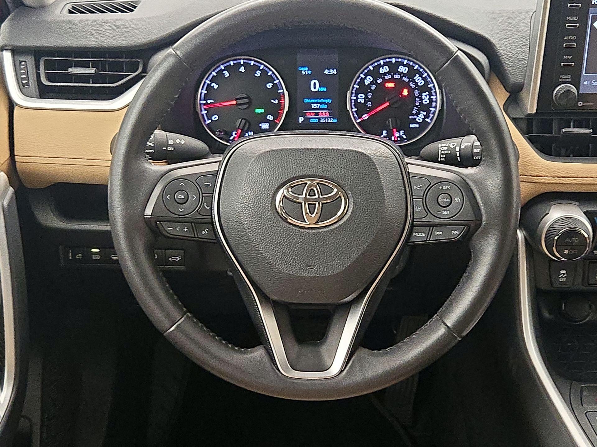 Thumbnail: 2020 Toyota RAV4 - 10