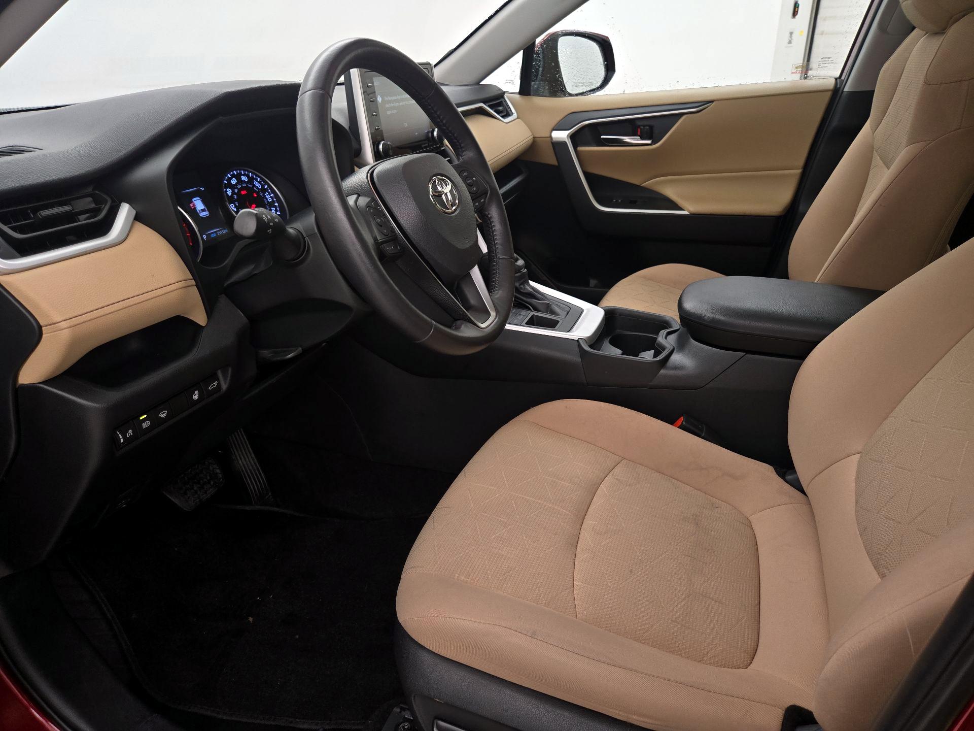 Thumbnail: 2020 Toyota RAV4 - 11