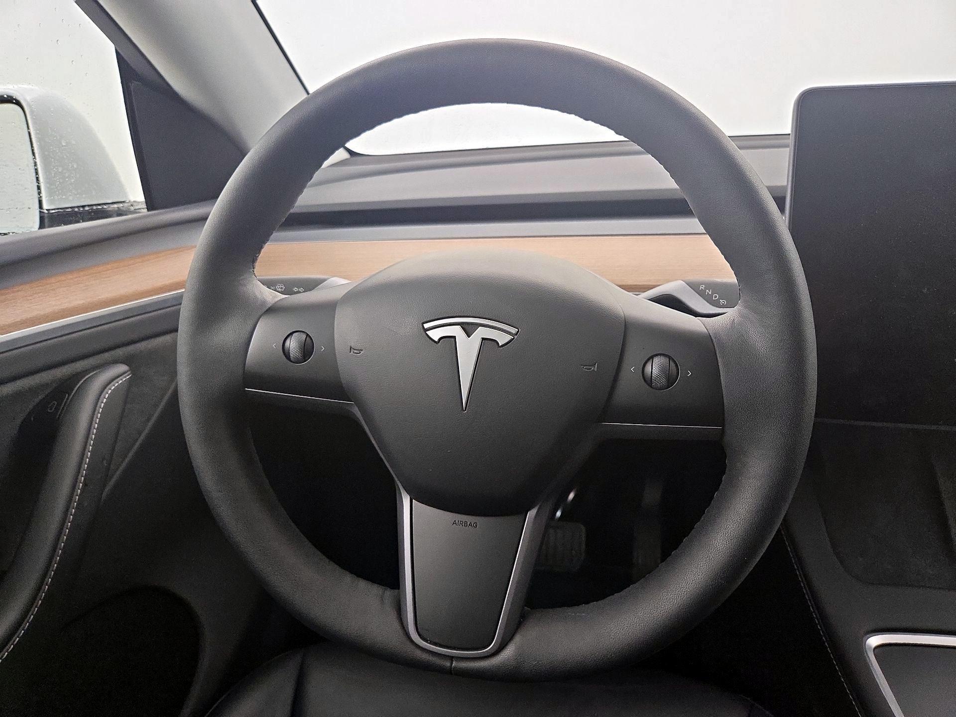 Thumbnail: 2023 Tesla Model Y - 10