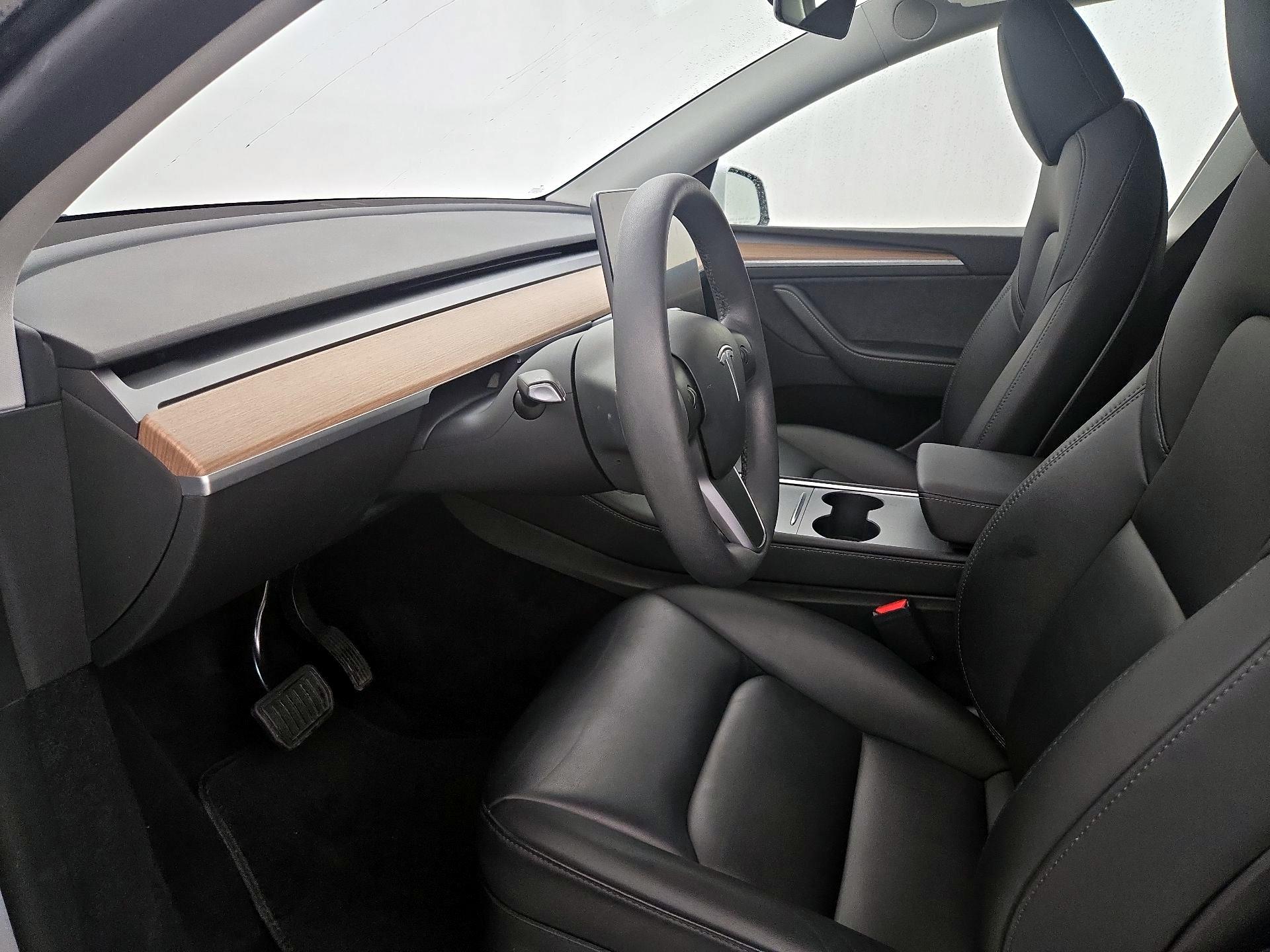 Thumbnail: 2023 Tesla Model Y - 11