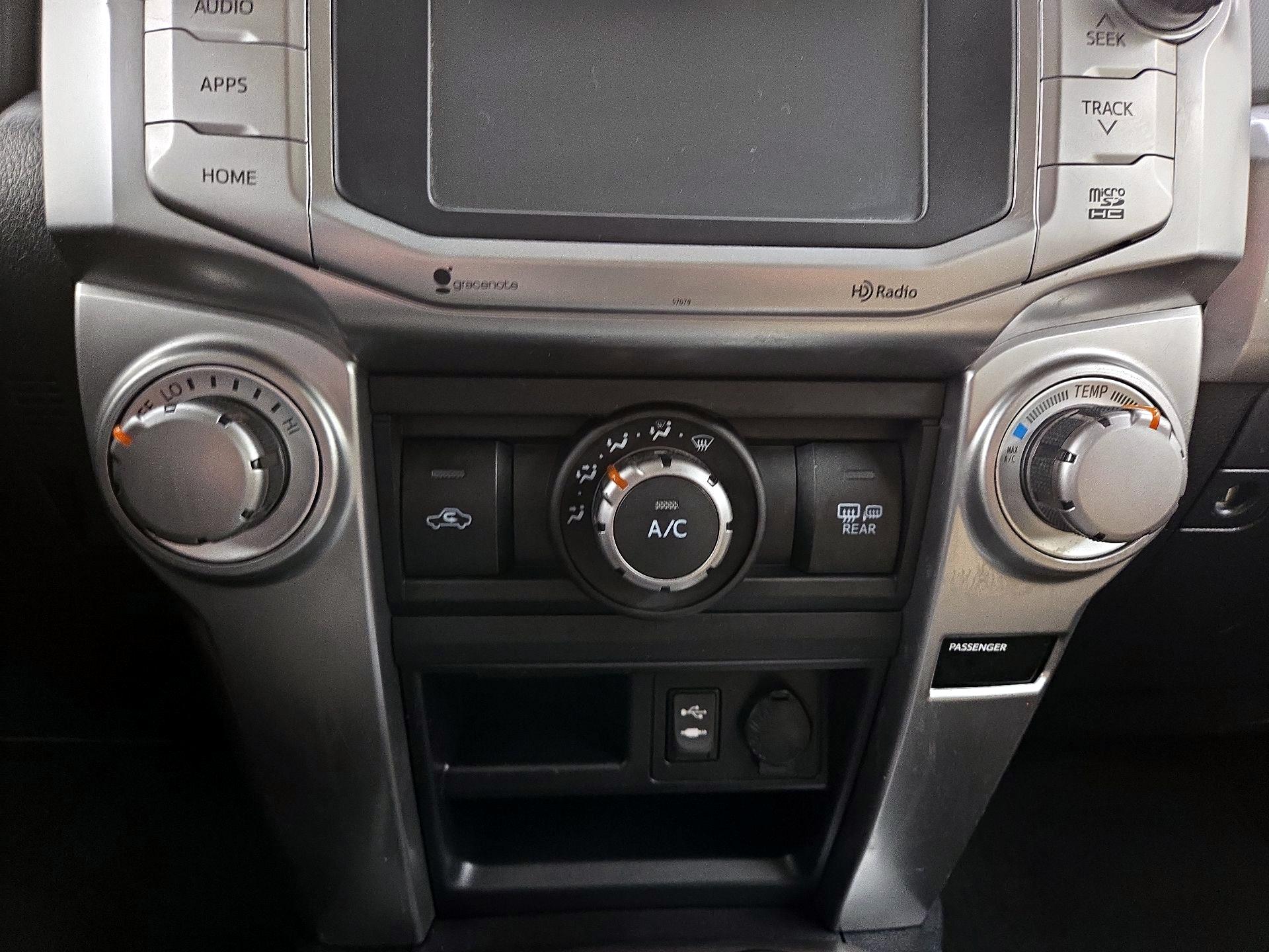 Thumbnail: 2015 Toyota 4Runner - 16