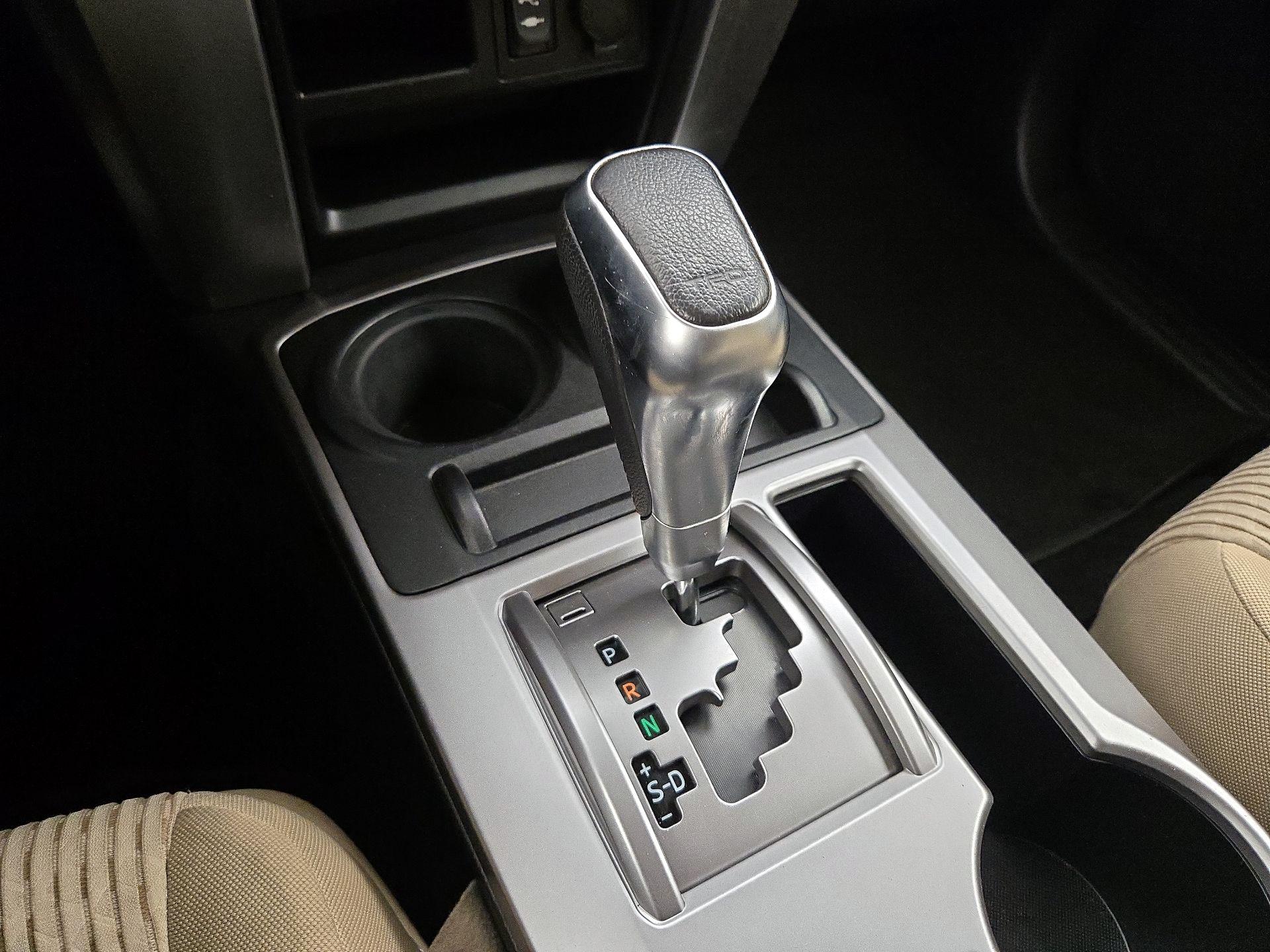 Thumbnail: 2015 Toyota 4Runner - 17