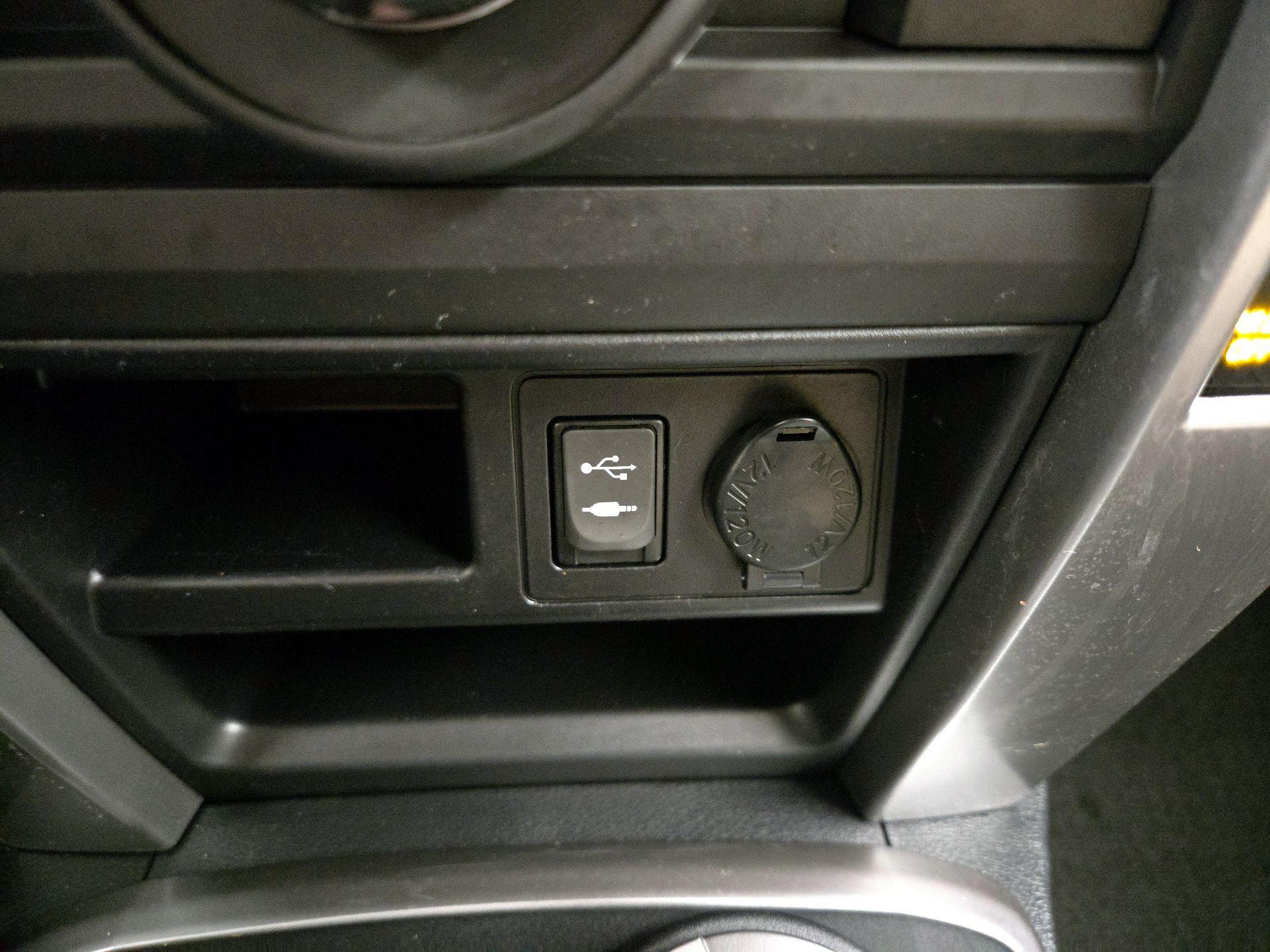 Thumbnail: 2015 Toyota 4Runner - 18