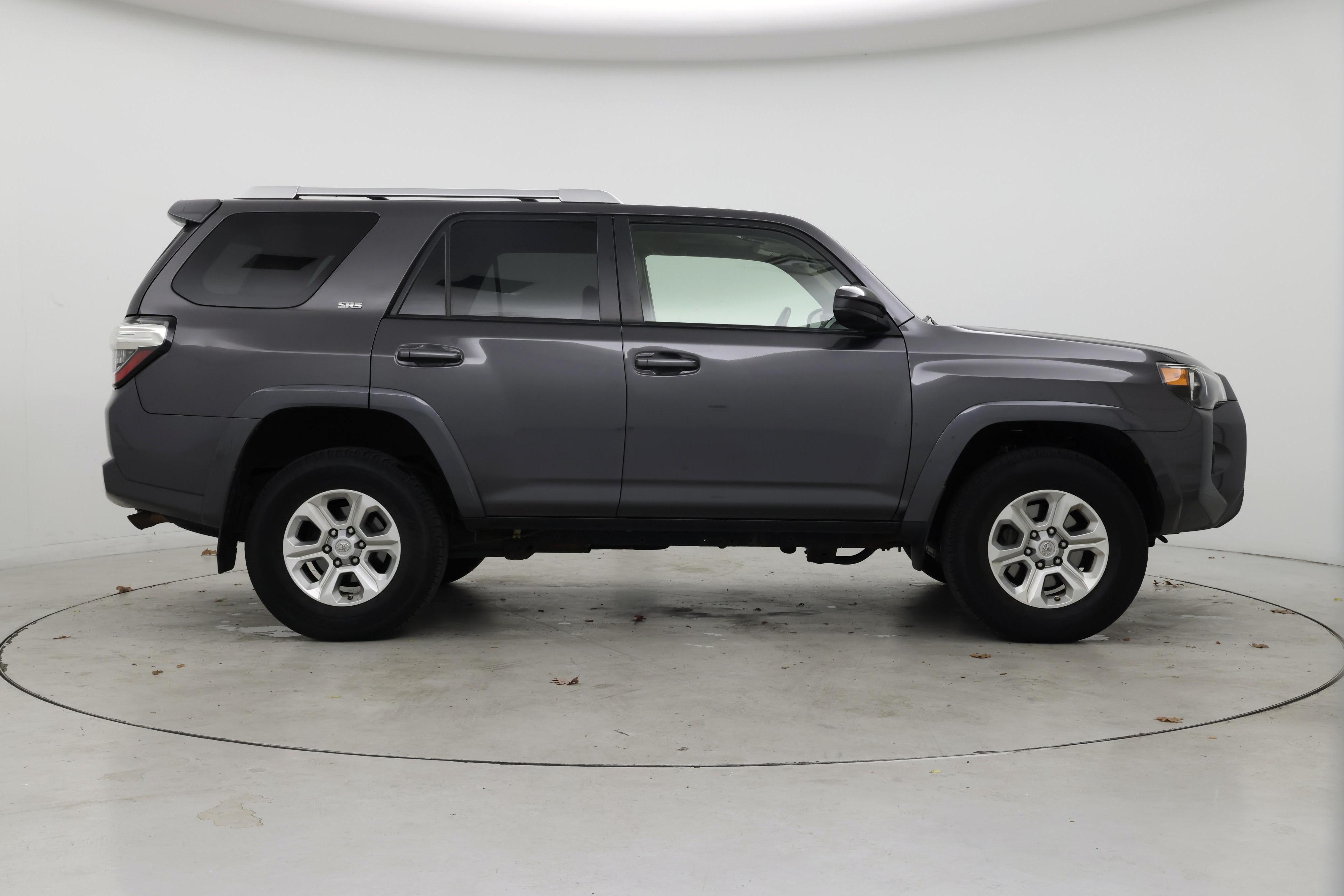 Thumbnail: 2015 Toyota 4Runner - 7