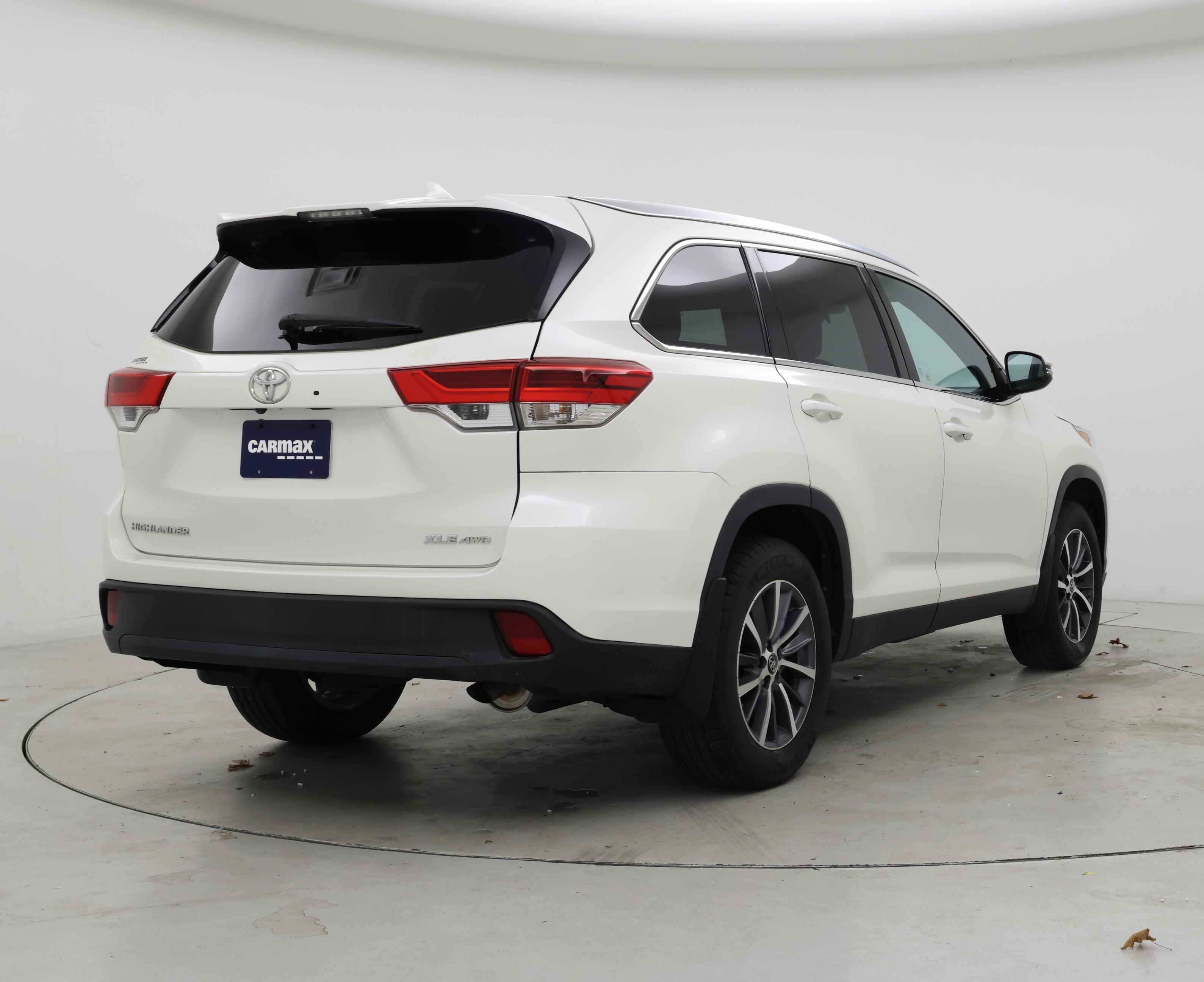 Thumbnail: 2019 Toyota Highlander - 8