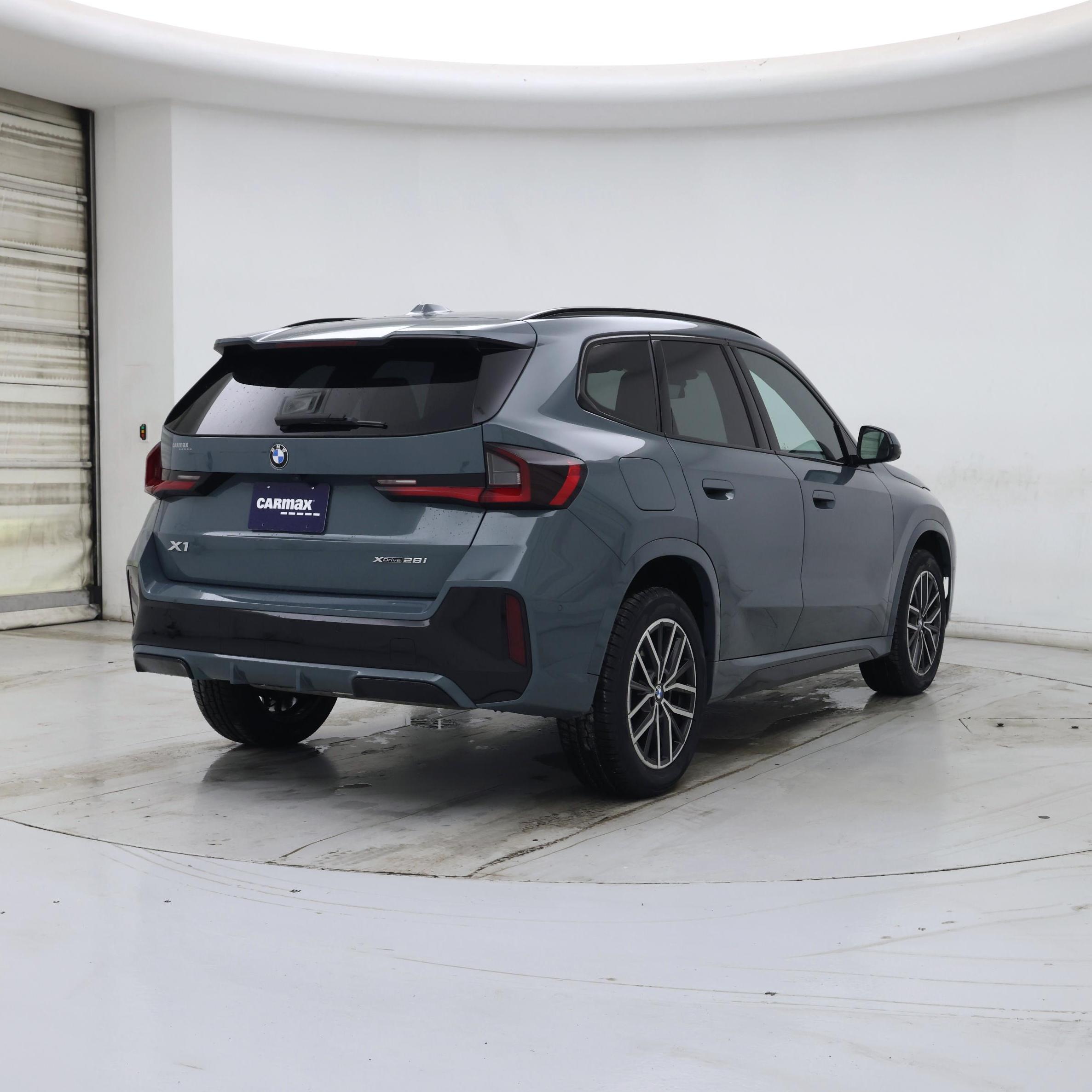 Thumbnail: 2023 BMW X1 - 8