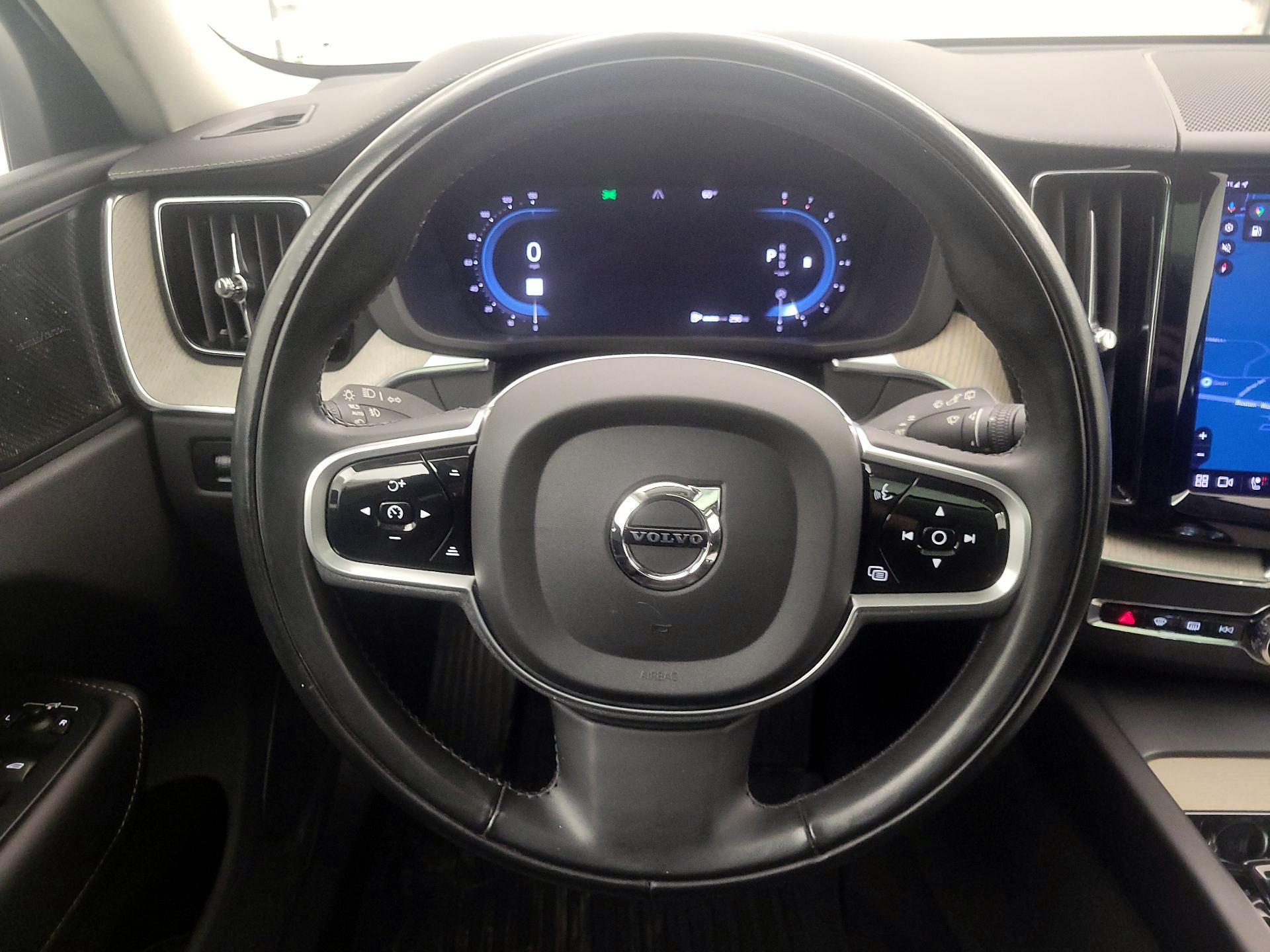 Thumbnail: 2022 Volvo XC60 - 10