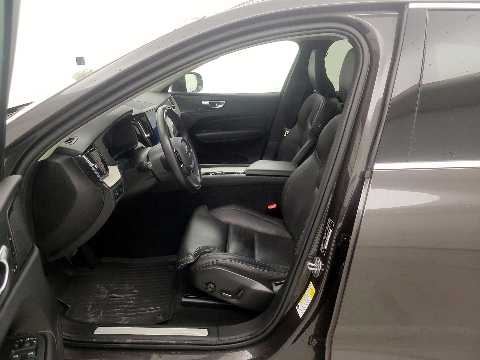 Thumbnail: 2022 Volvo XC60 - 11