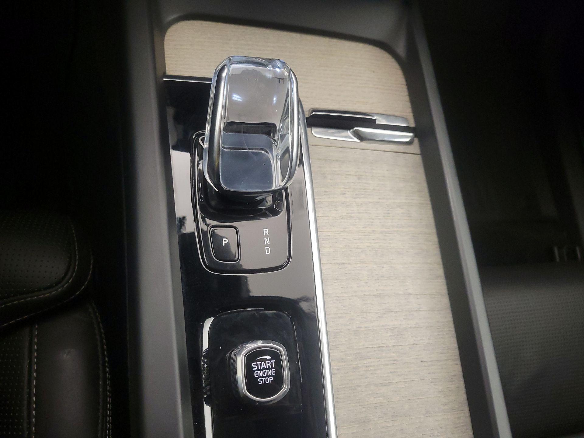 Thumbnail: 2022 Volvo XC60 - 18