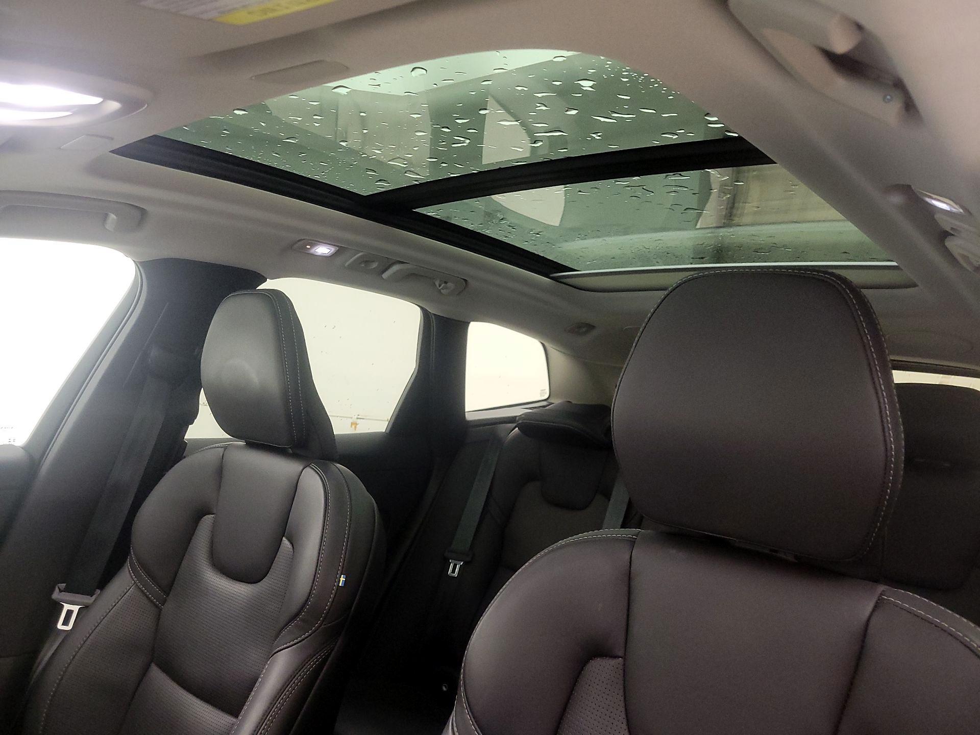 Thumbnail: 2022 Volvo XC60 - 20