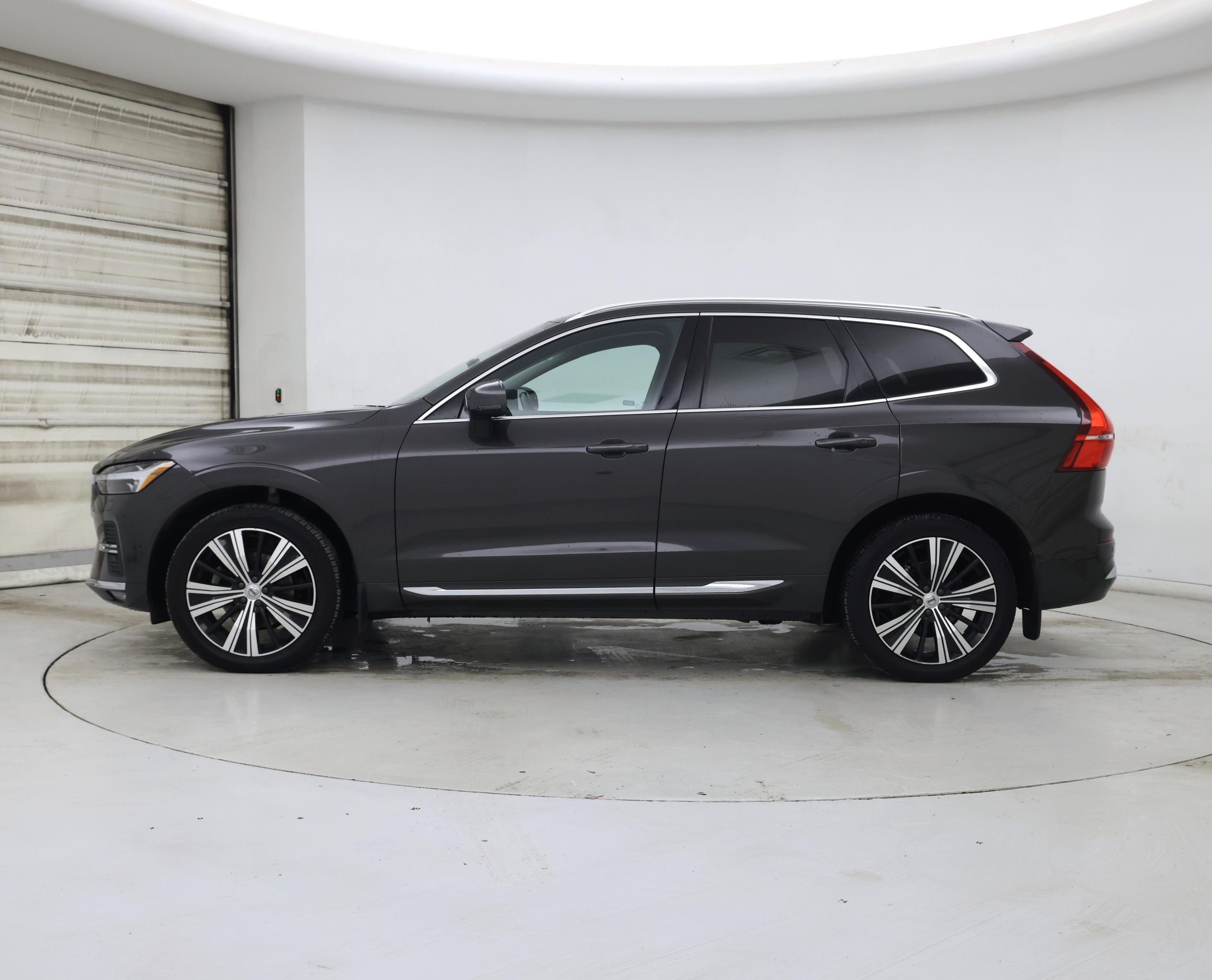Thumbnail: 2022 Volvo XC60 - 3
