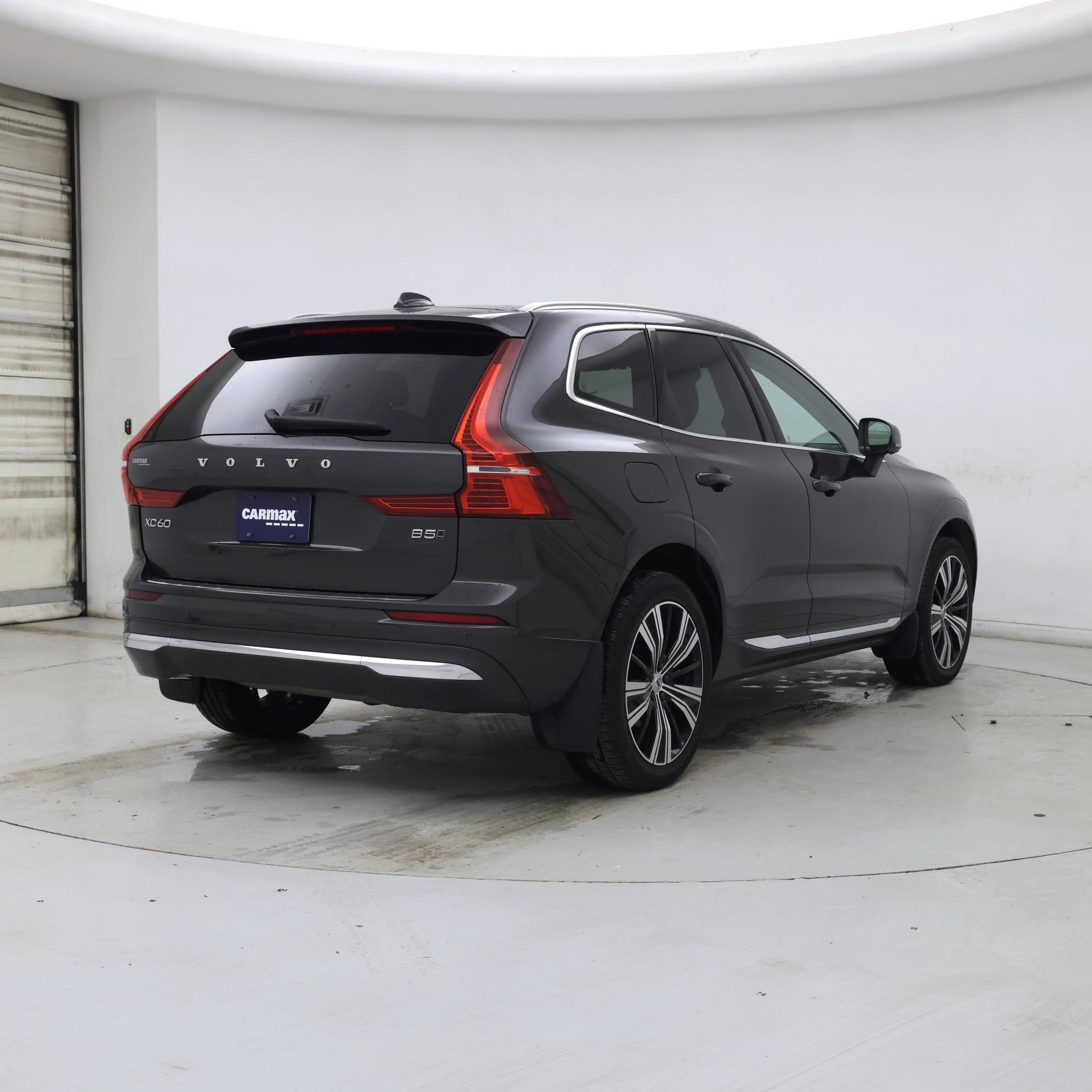 Thumbnail: 2022 Volvo XC60 - 8