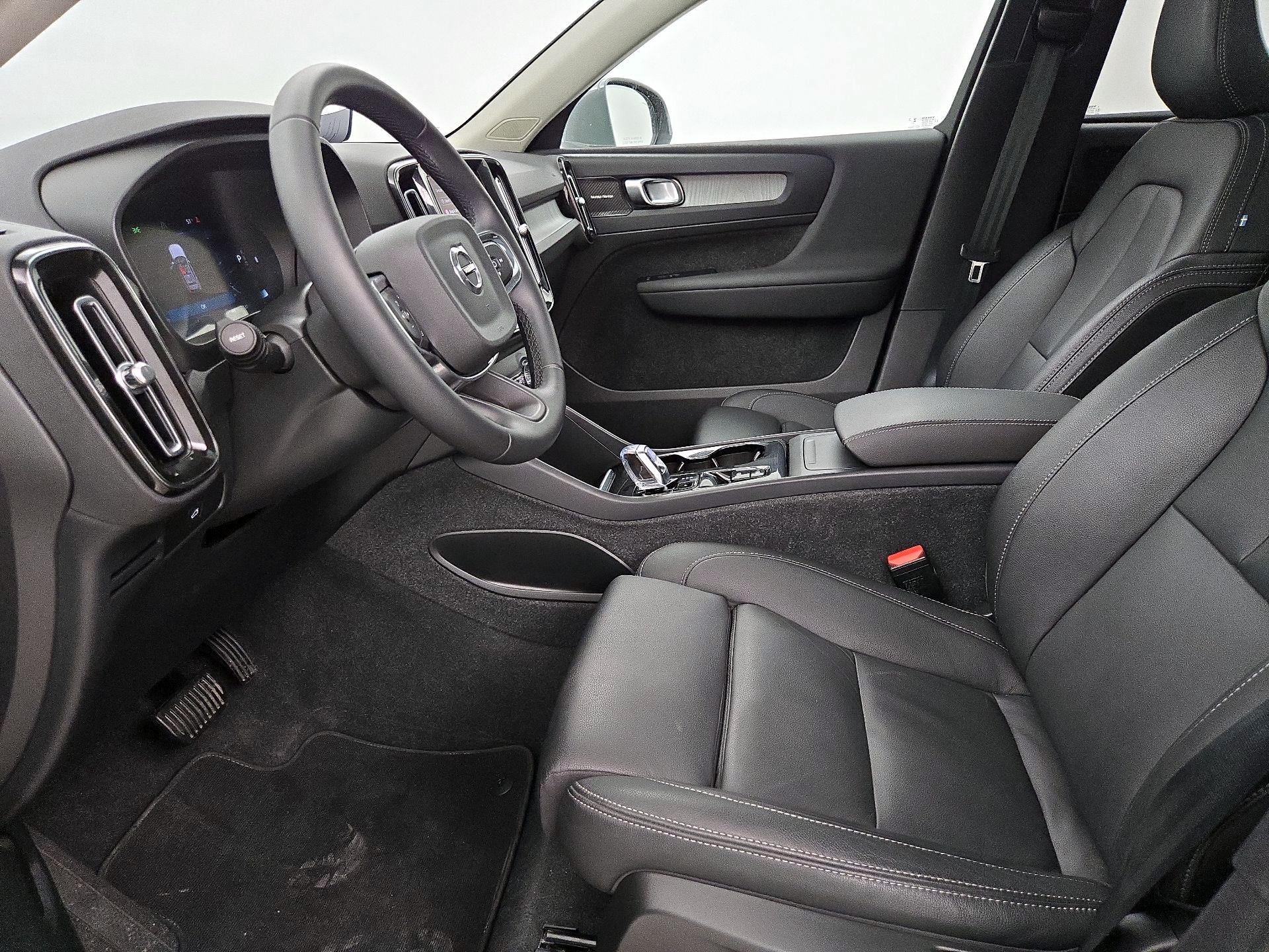 Thumbnail: 2024 Volvo XC40 - 11