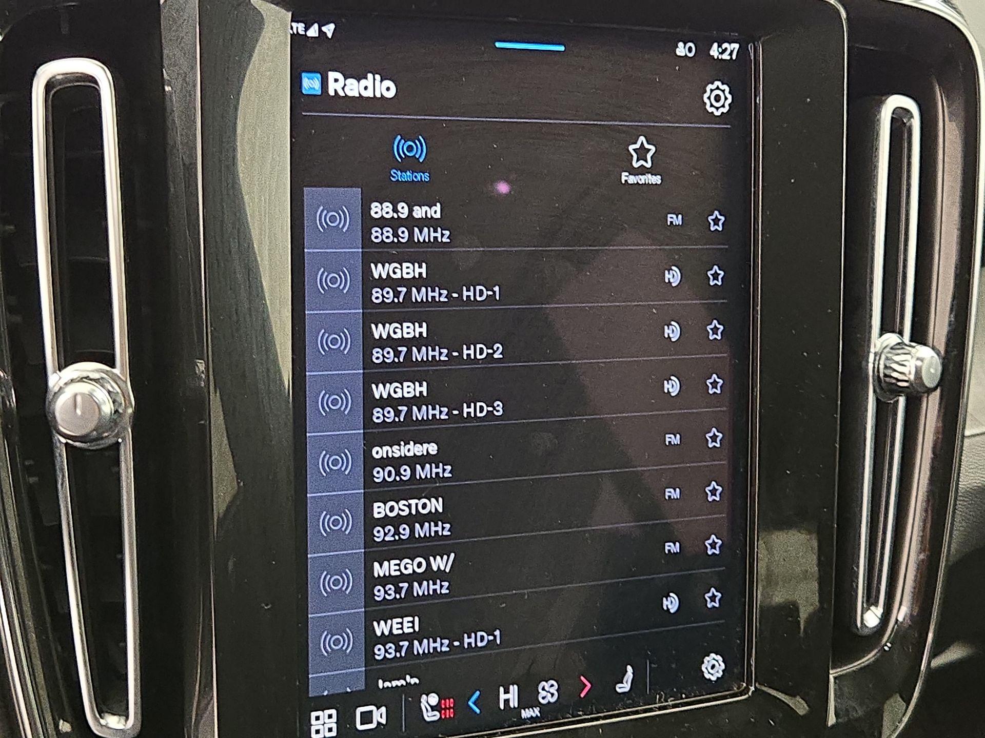 Thumbnail: 2024 Volvo XC40 - 16