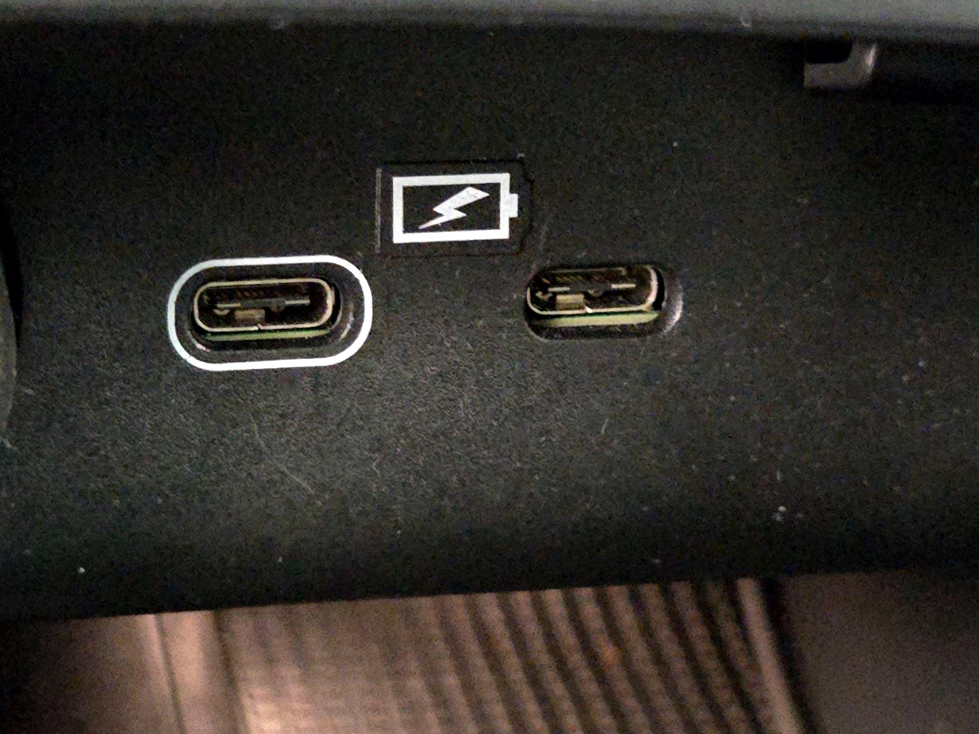 Thumbnail: 2024 Volvo XC40 - 19