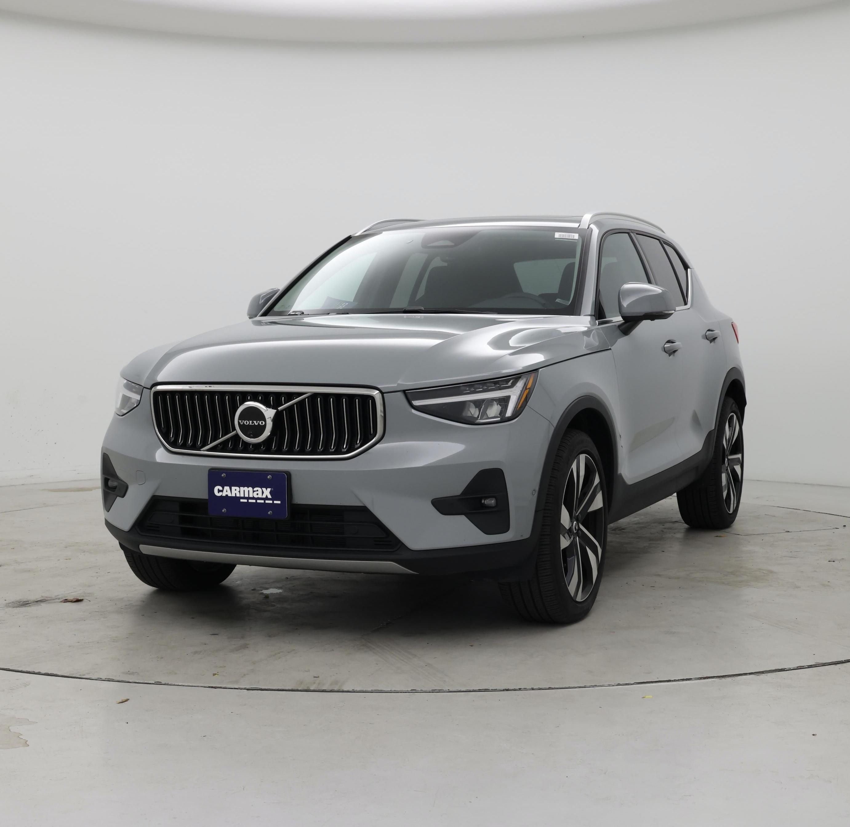 Thumbnail: 2024 Volvo XC40 - 4