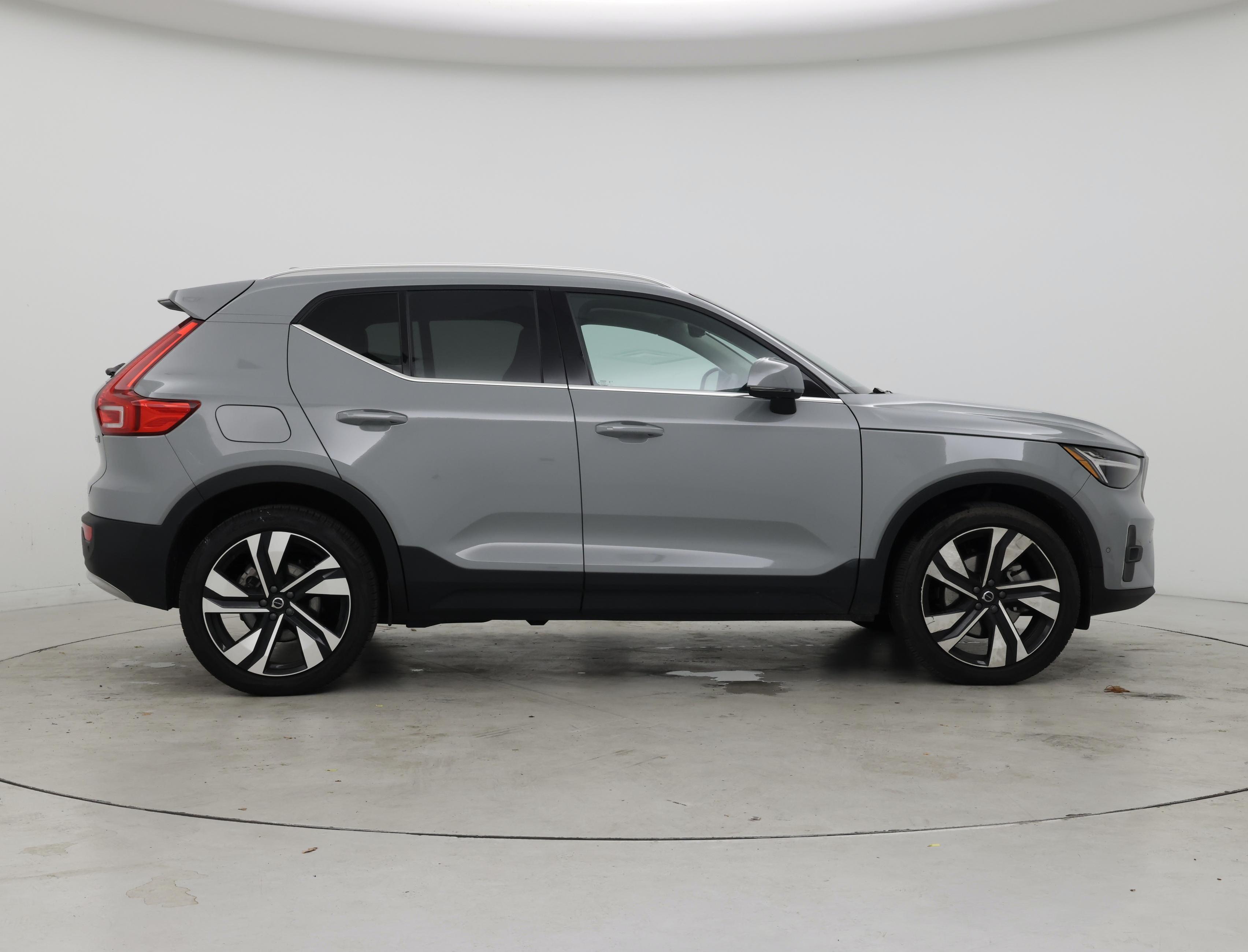Thumbnail: 2024 Volvo XC40 - 7