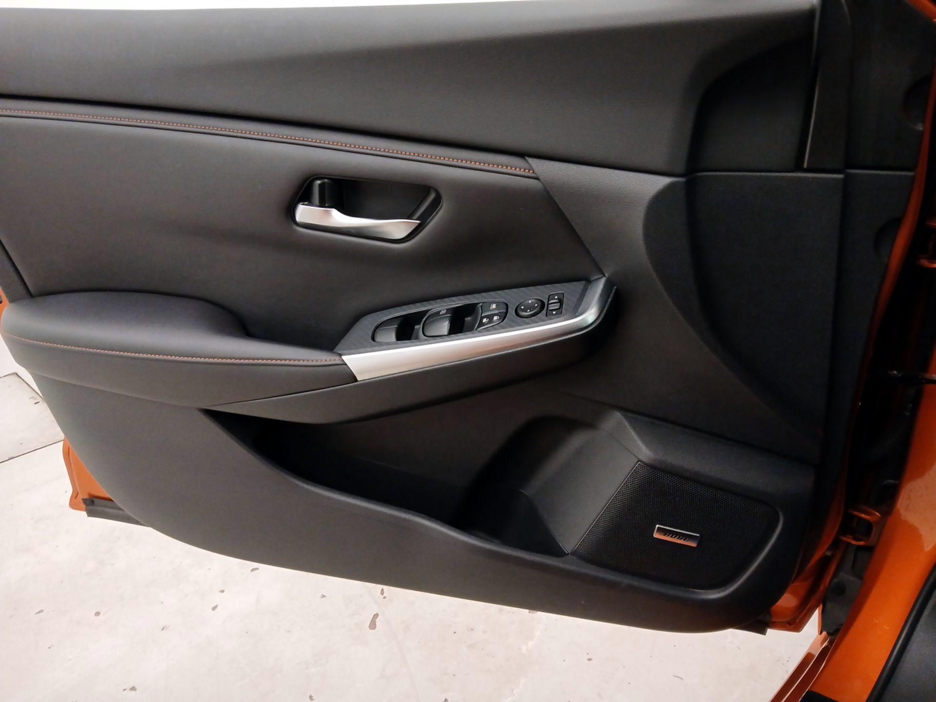 Thumbnail: 2020 Nissan Sentra - 12