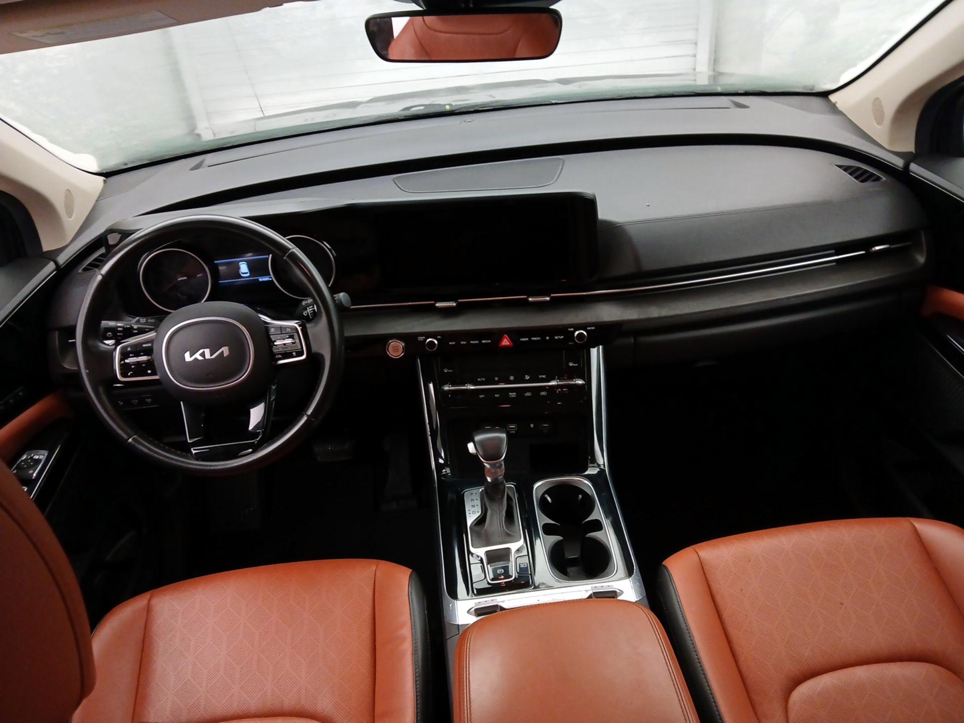 Thumbnail: 2022 Kia Carnival - 9