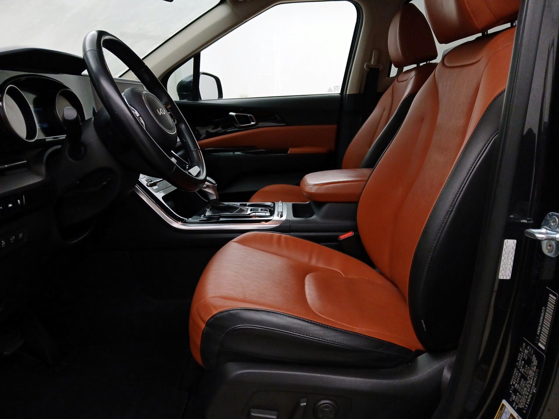 Thumbnail: 2022 Kia Carnival - 11