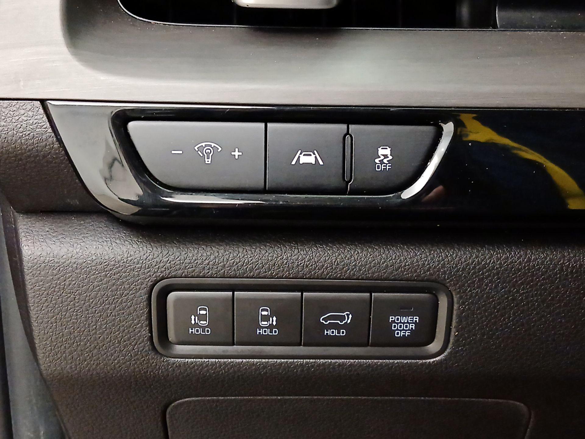 Thumbnail: 2022 Kia Carnival - 13