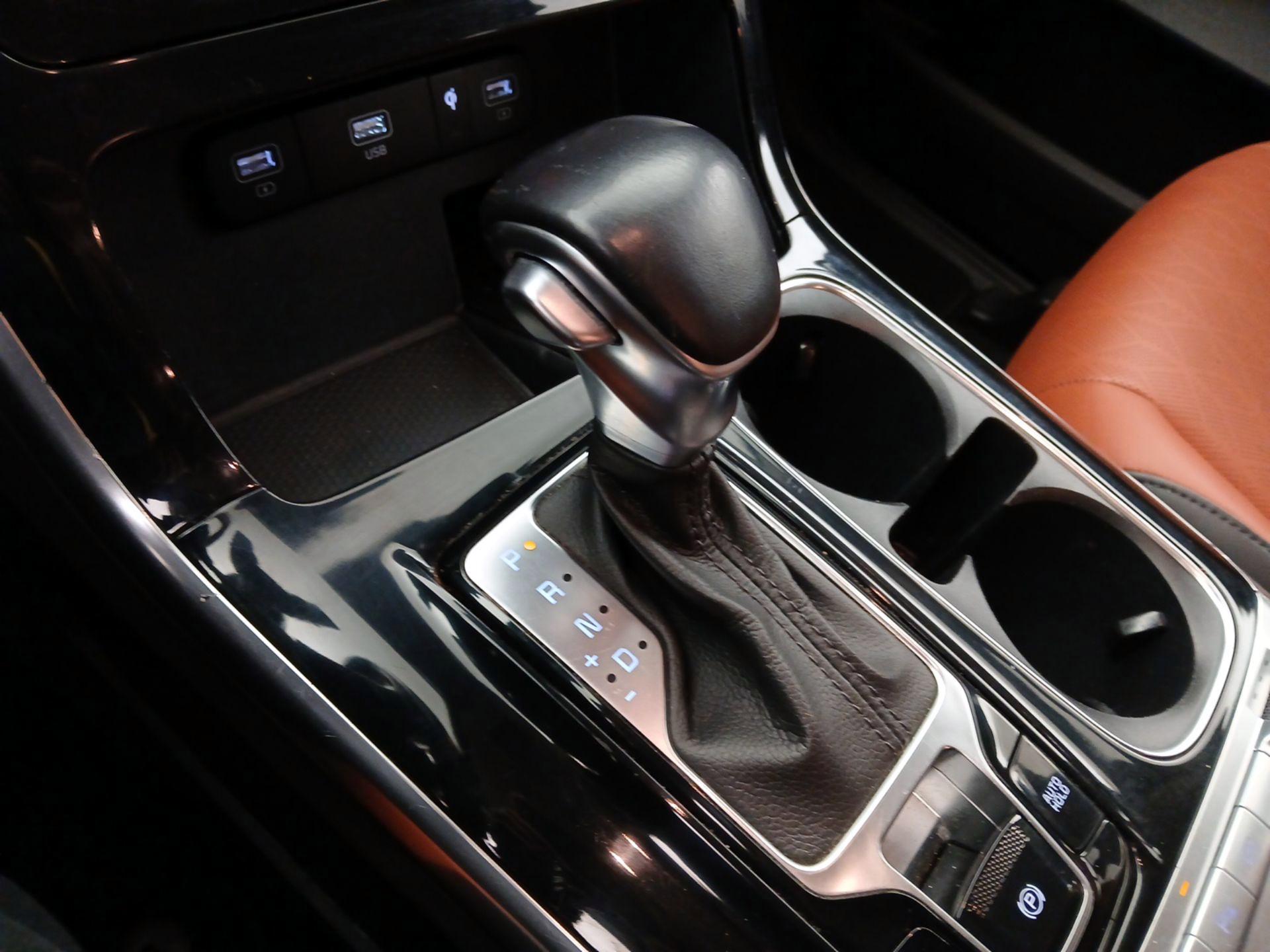 Thumbnail: 2022 Kia Carnival - 17