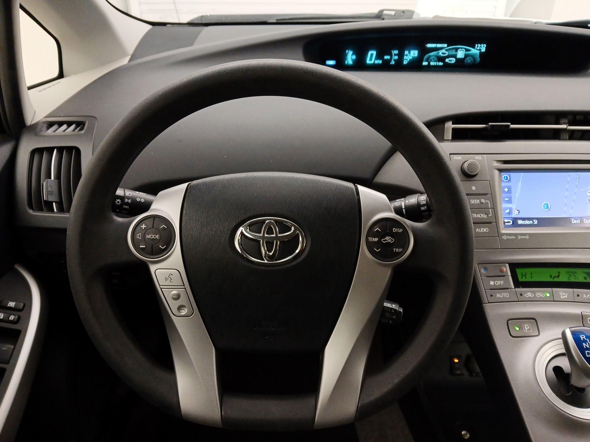 Thumbnail: 2015 Toyota Prius - 10