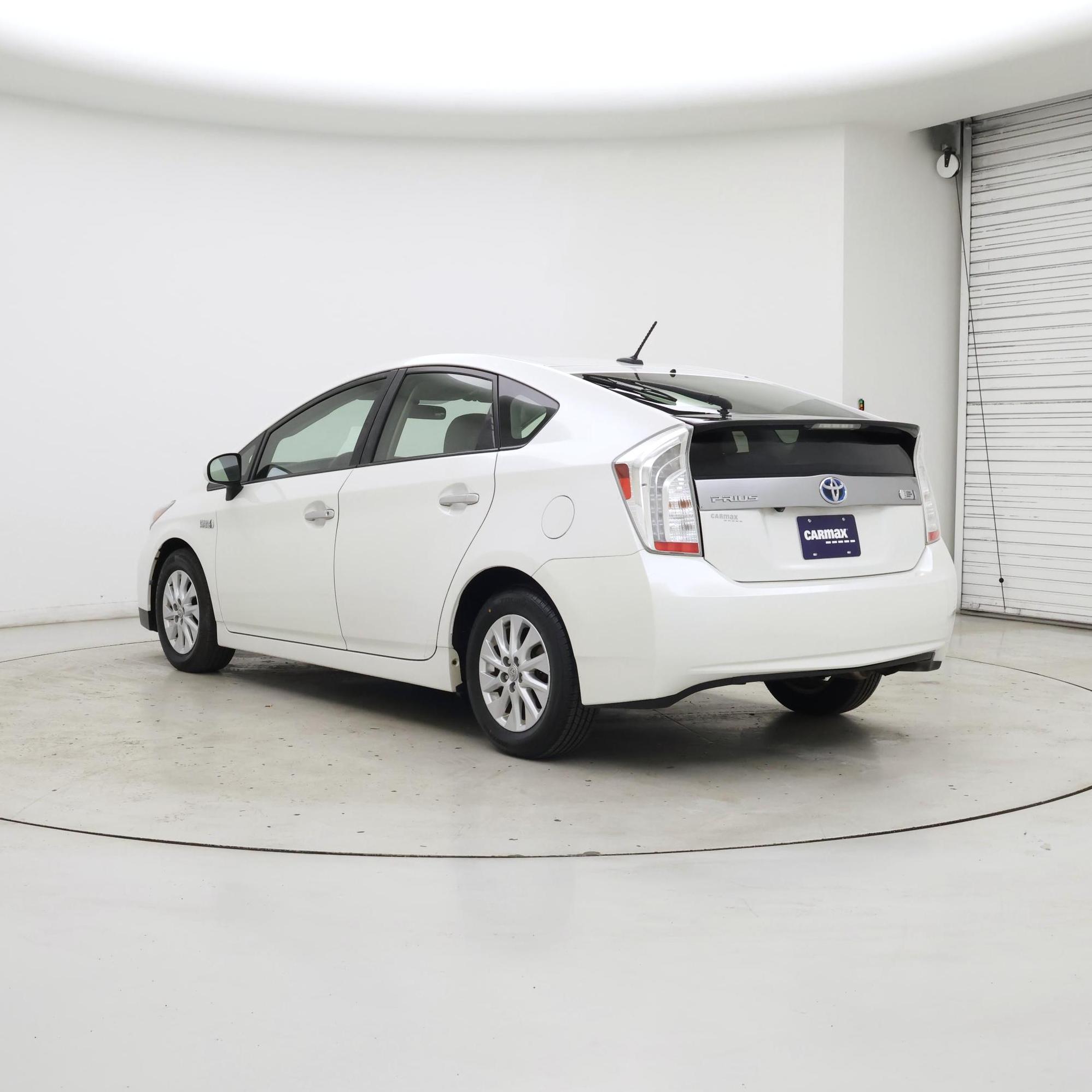 Thumbnail: 2015 Toyota Prius - 2