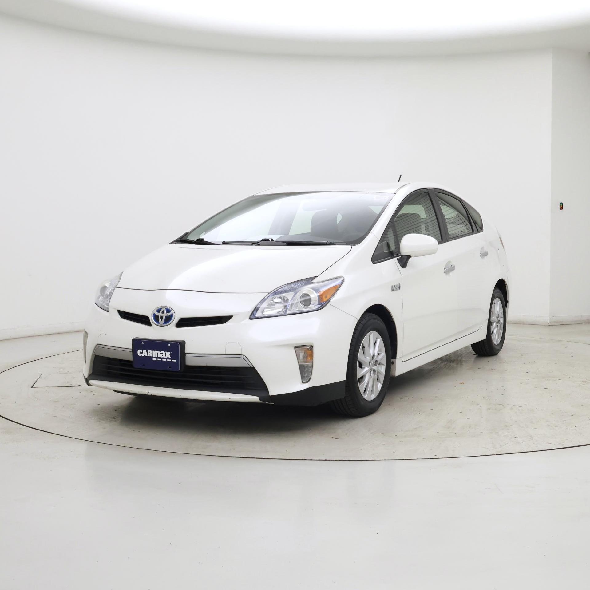 Thumbnail: 2015 Toyota Prius - 4