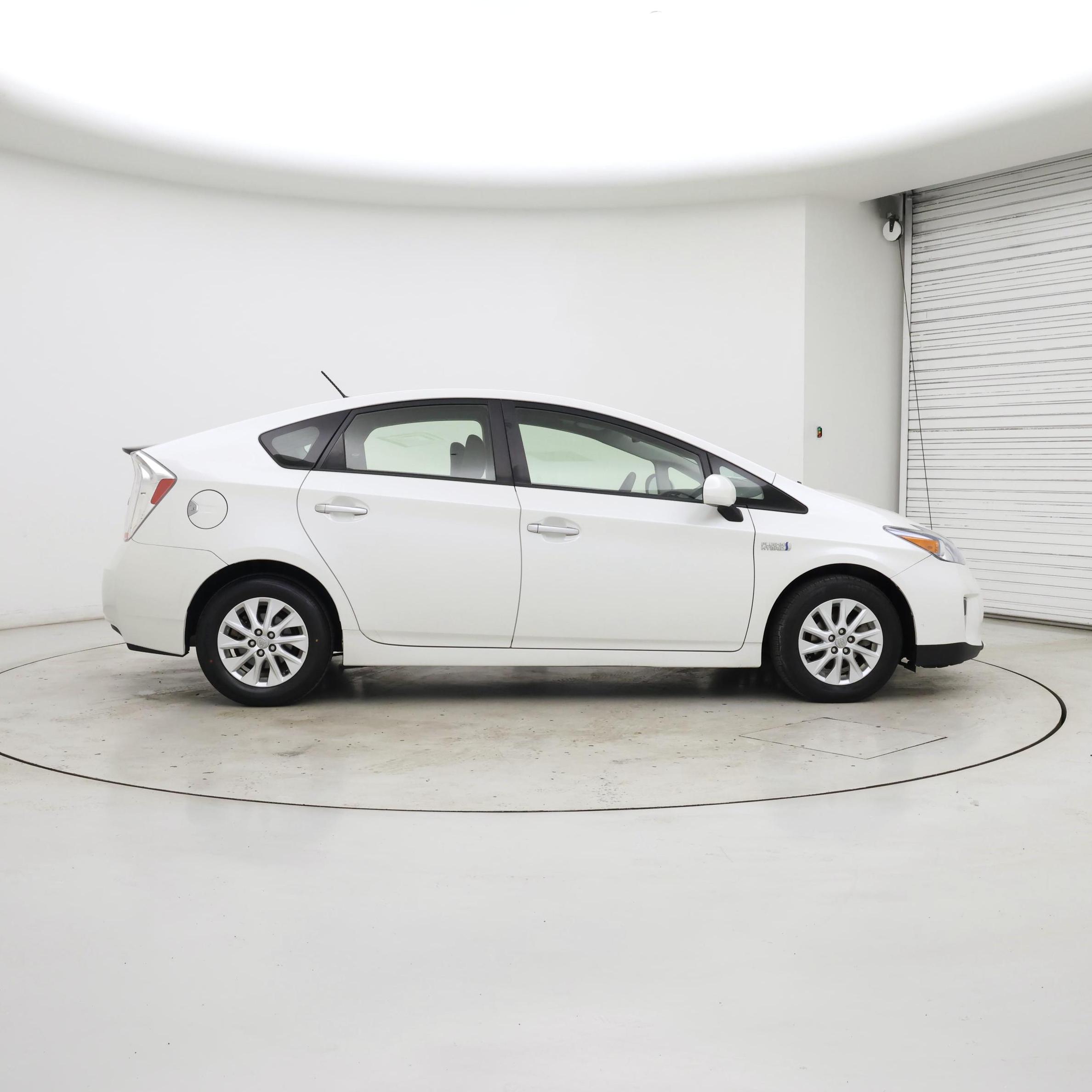 Thumbnail: 2015 Toyota Prius - 7