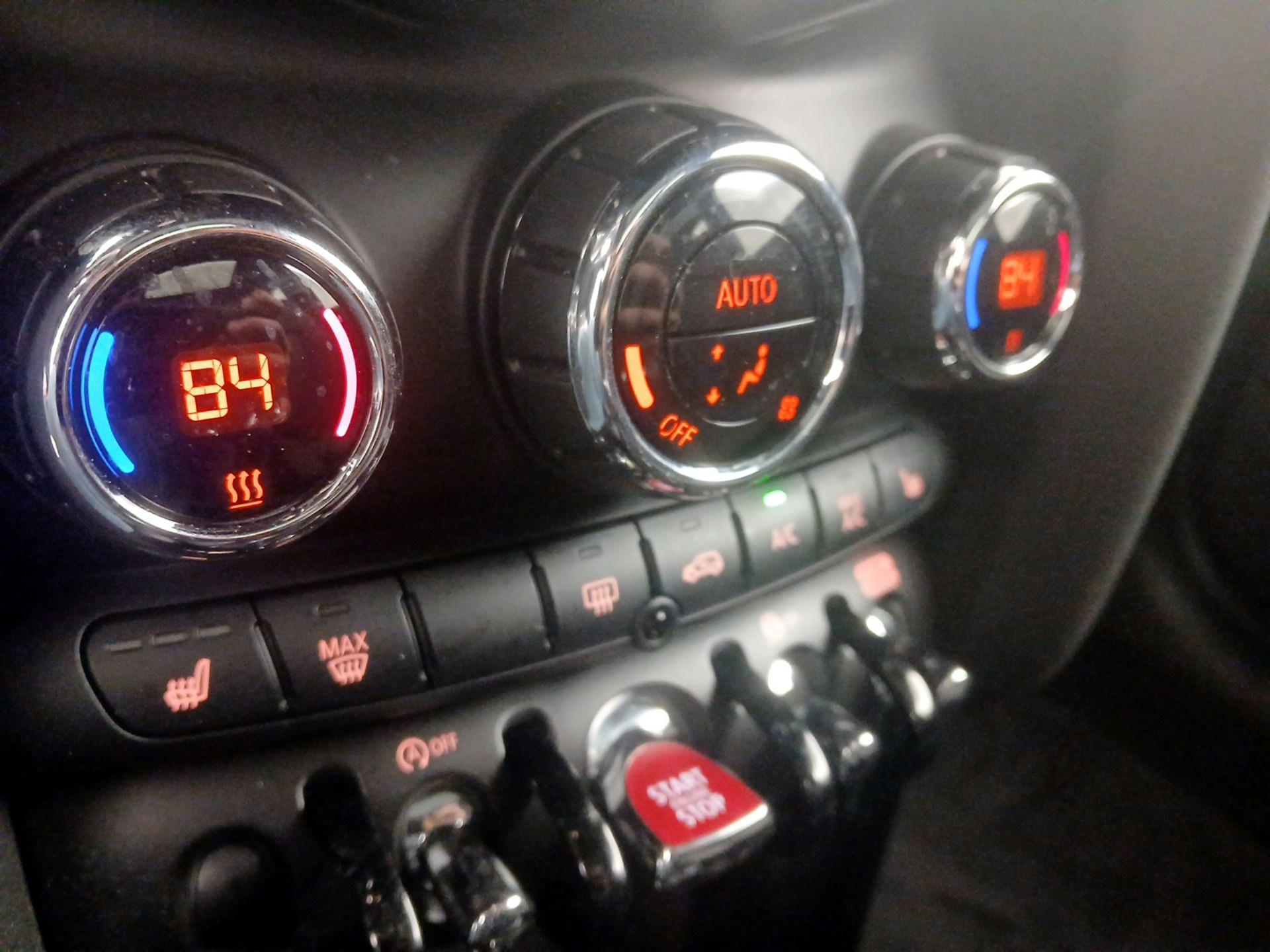 Thumbnail: 2023 MINI Cooper Hardtop - 17