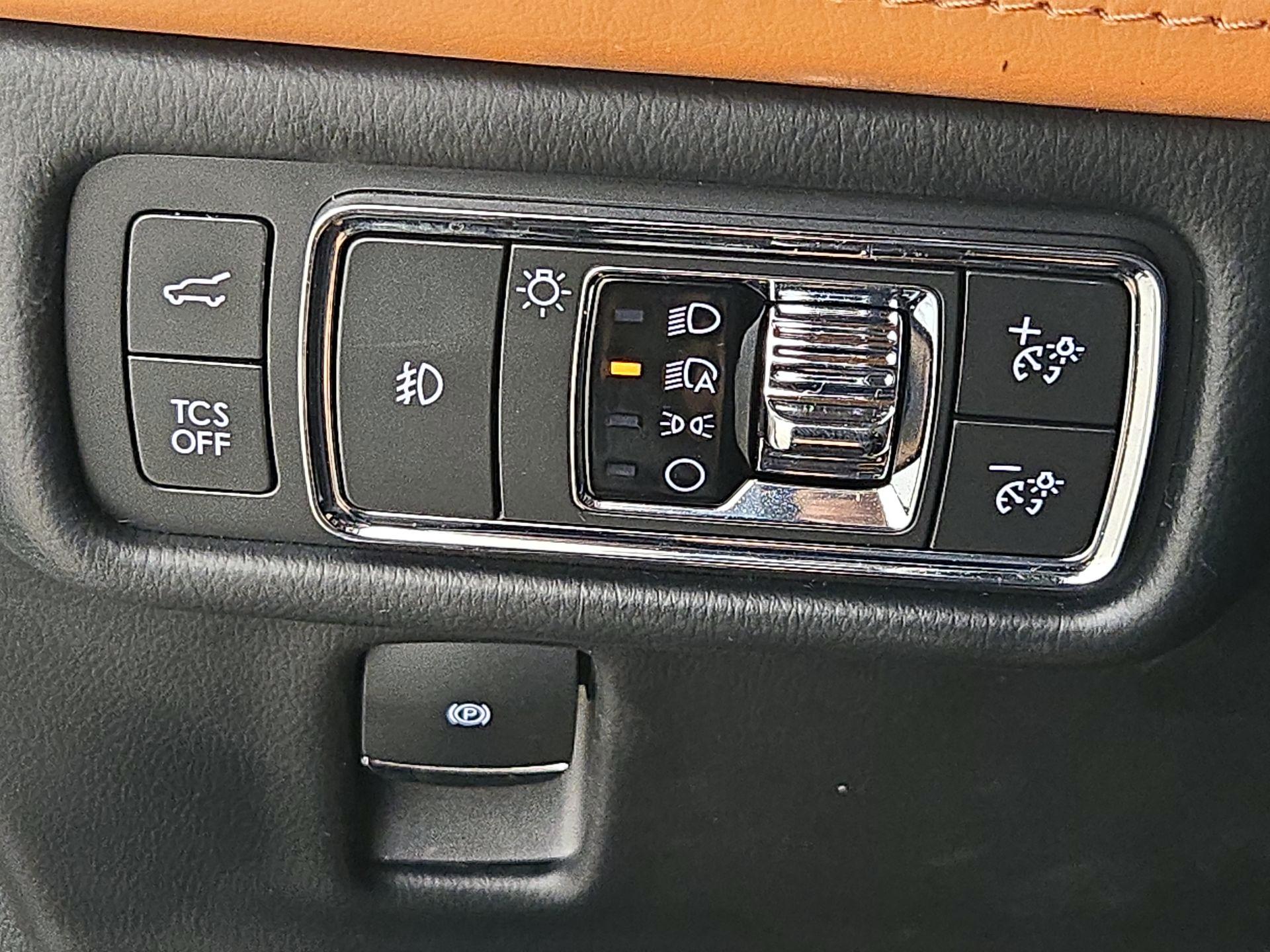 Thumbnail: 2022 Lincoln Nautilus - 13