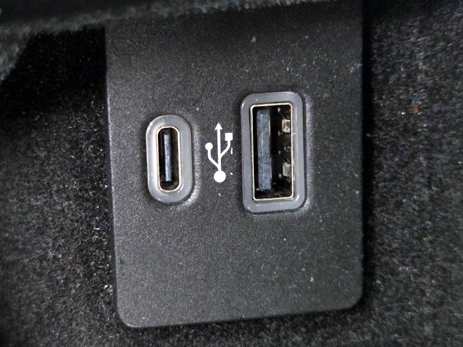 Thumbnail: 2022 Lincoln Nautilus - 19