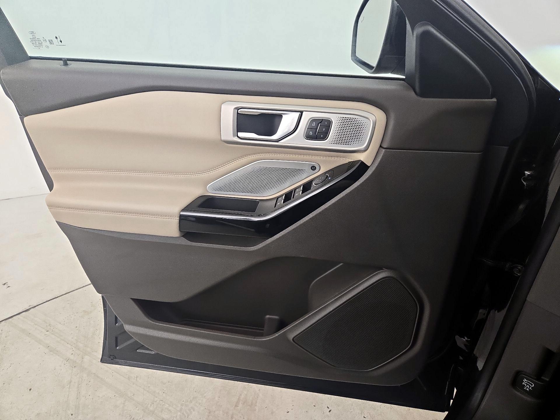 Thumbnail: 2022 Ford Explorer - 12