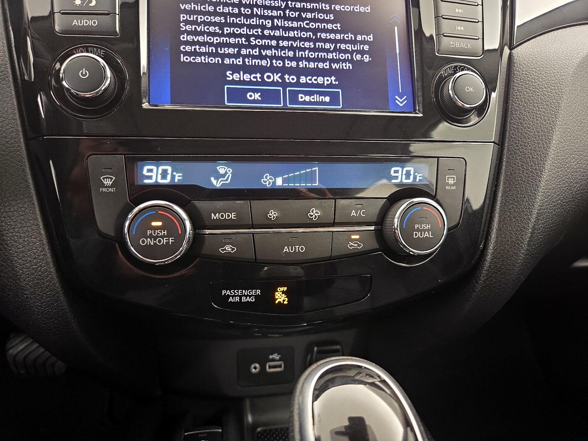 Thumbnail: 2021 Nissan Rogue Sport - 17