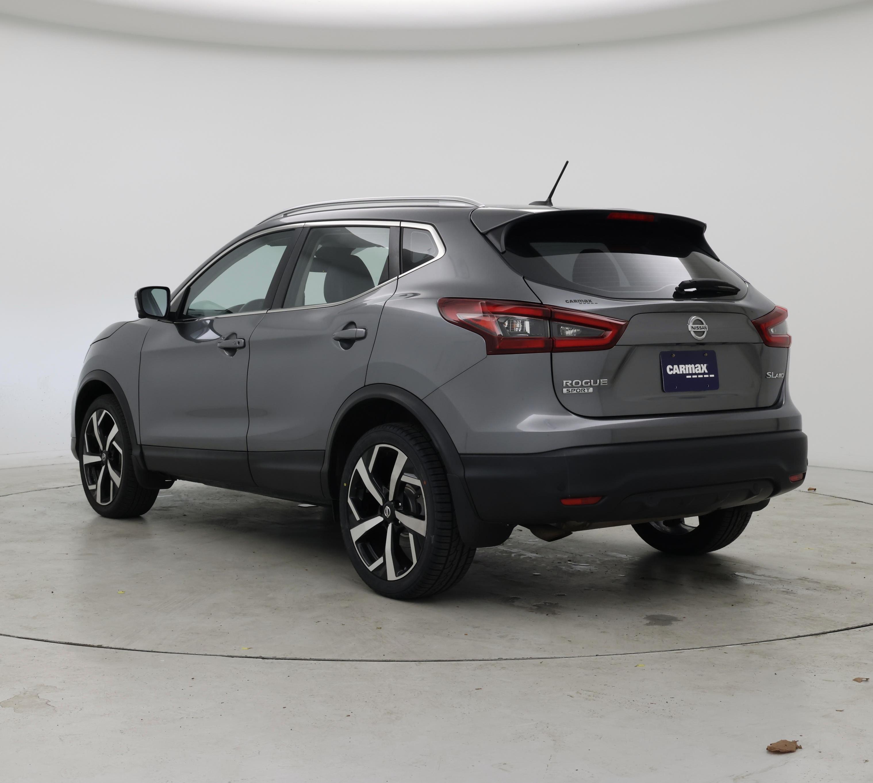 Thumbnail: 2021 Nissan Rogue Sport - 2