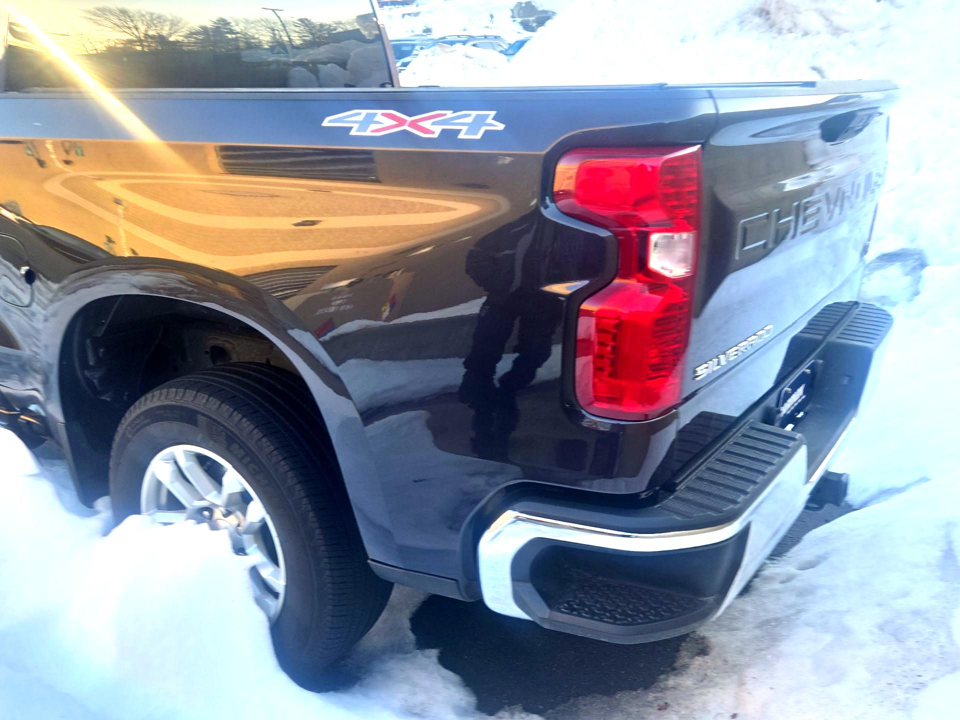 Thumbnail: 2023 Chevrolet Silverado 1500 - 5