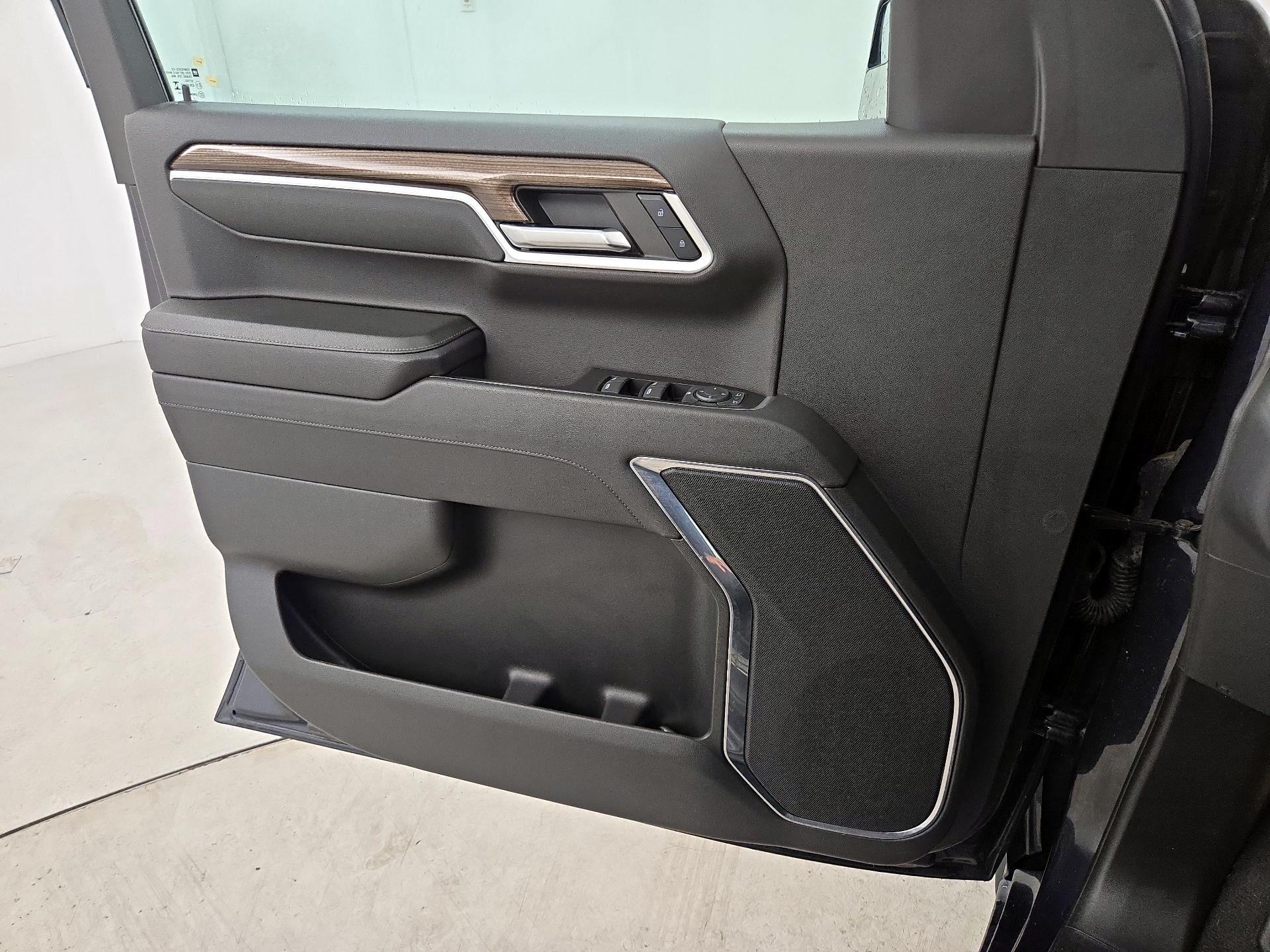 Thumbnail: 2023 Chevrolet Silverado 1500 - 12