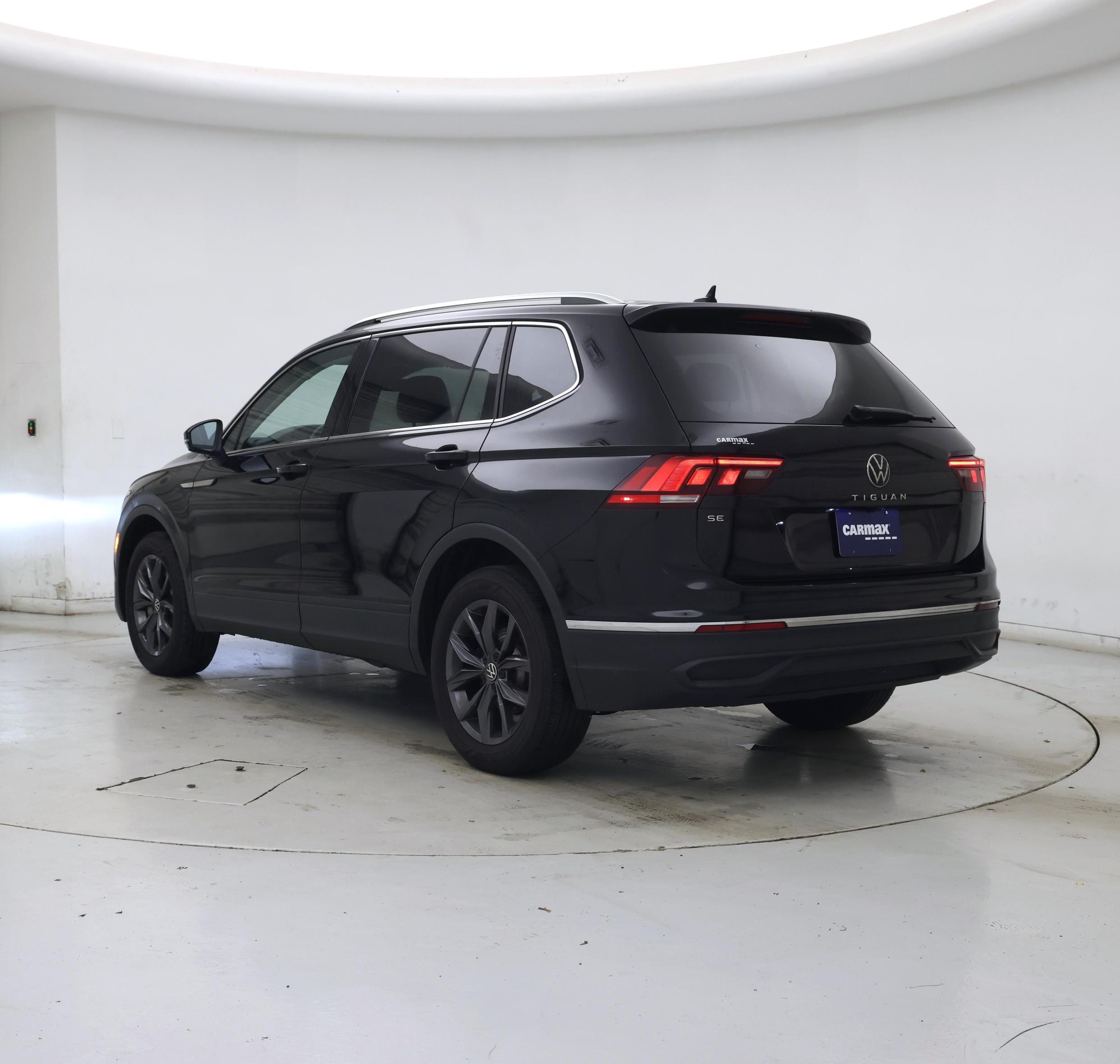 Thumbnail: 2023 Volkswagen Tiguan - 2
