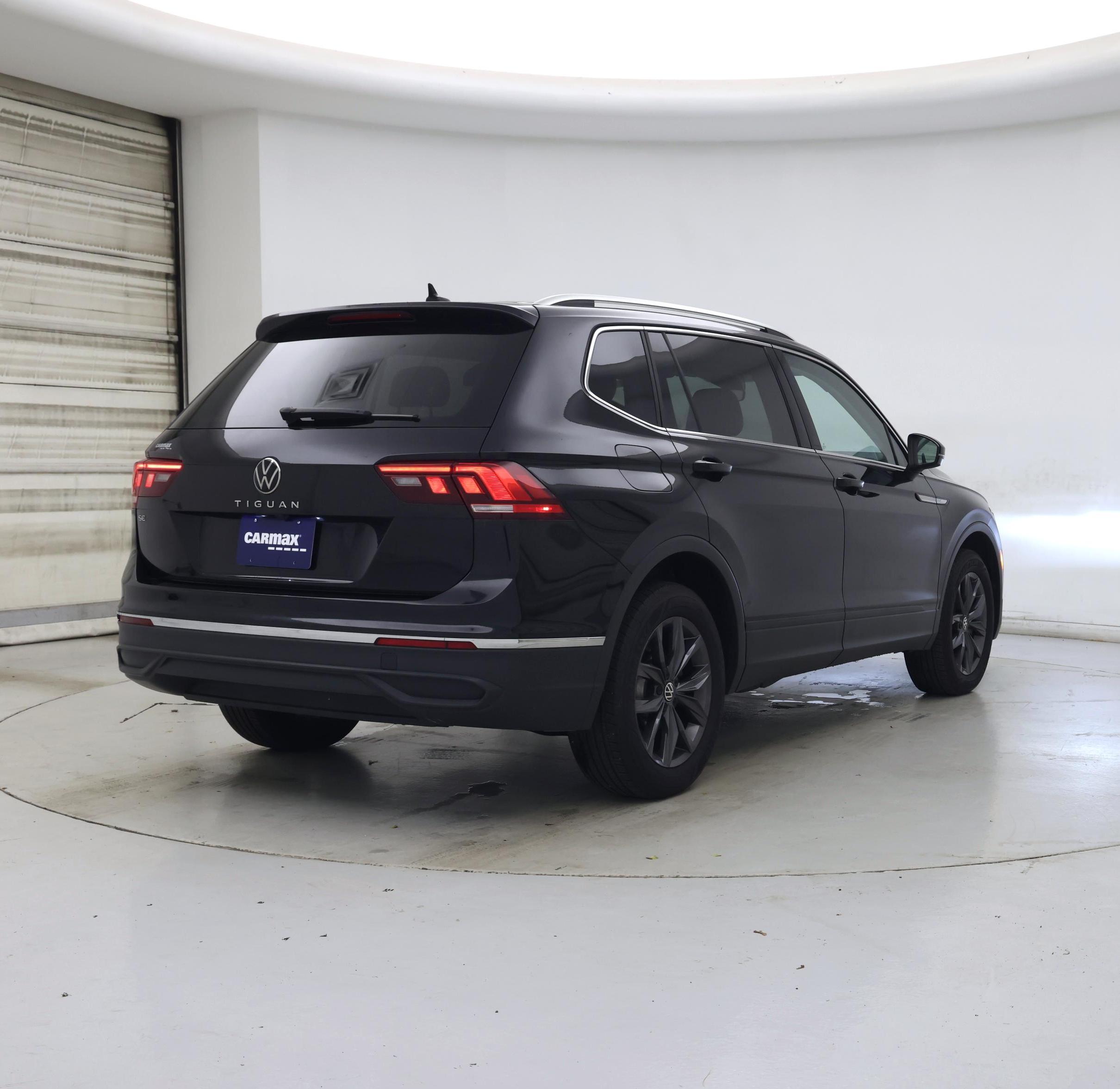 Thumbnail: 2023 Volkswagen Tiguan - 8
