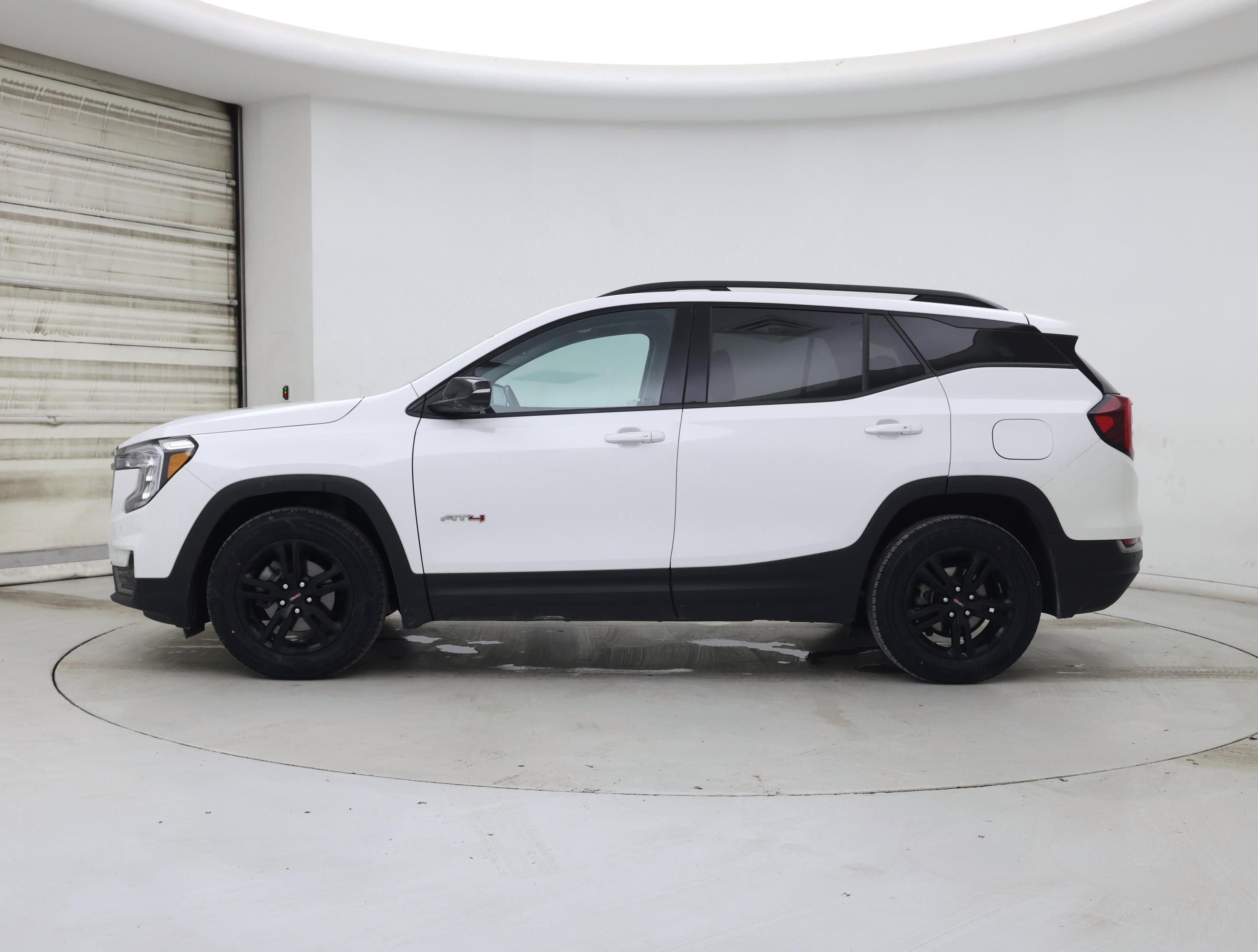 Thumbnail: 2022 GMC Terrain - 3