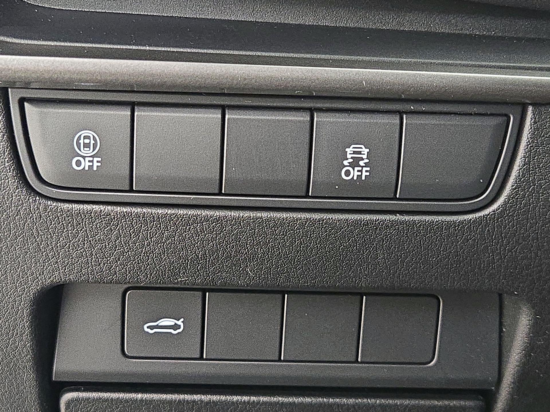 Thumbnail: 2023 Mazda Mazda3 - 13