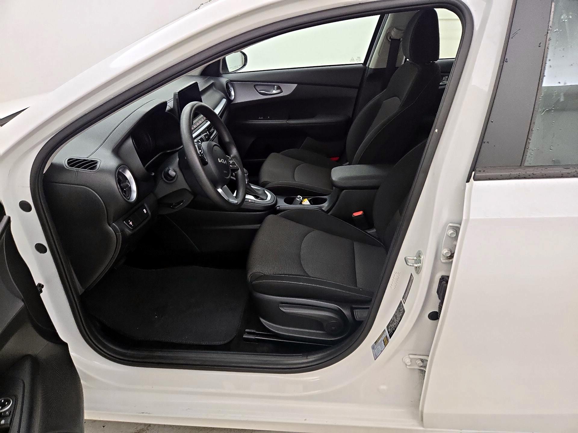 Thumbnail: 2022 Kia Forte - 11