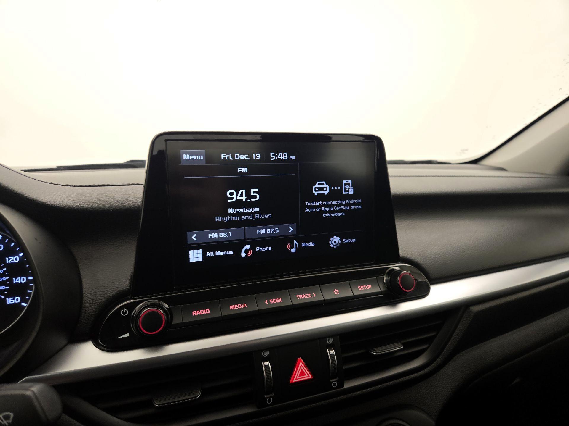 Thumbnail: 2022 Kia Forte - 15