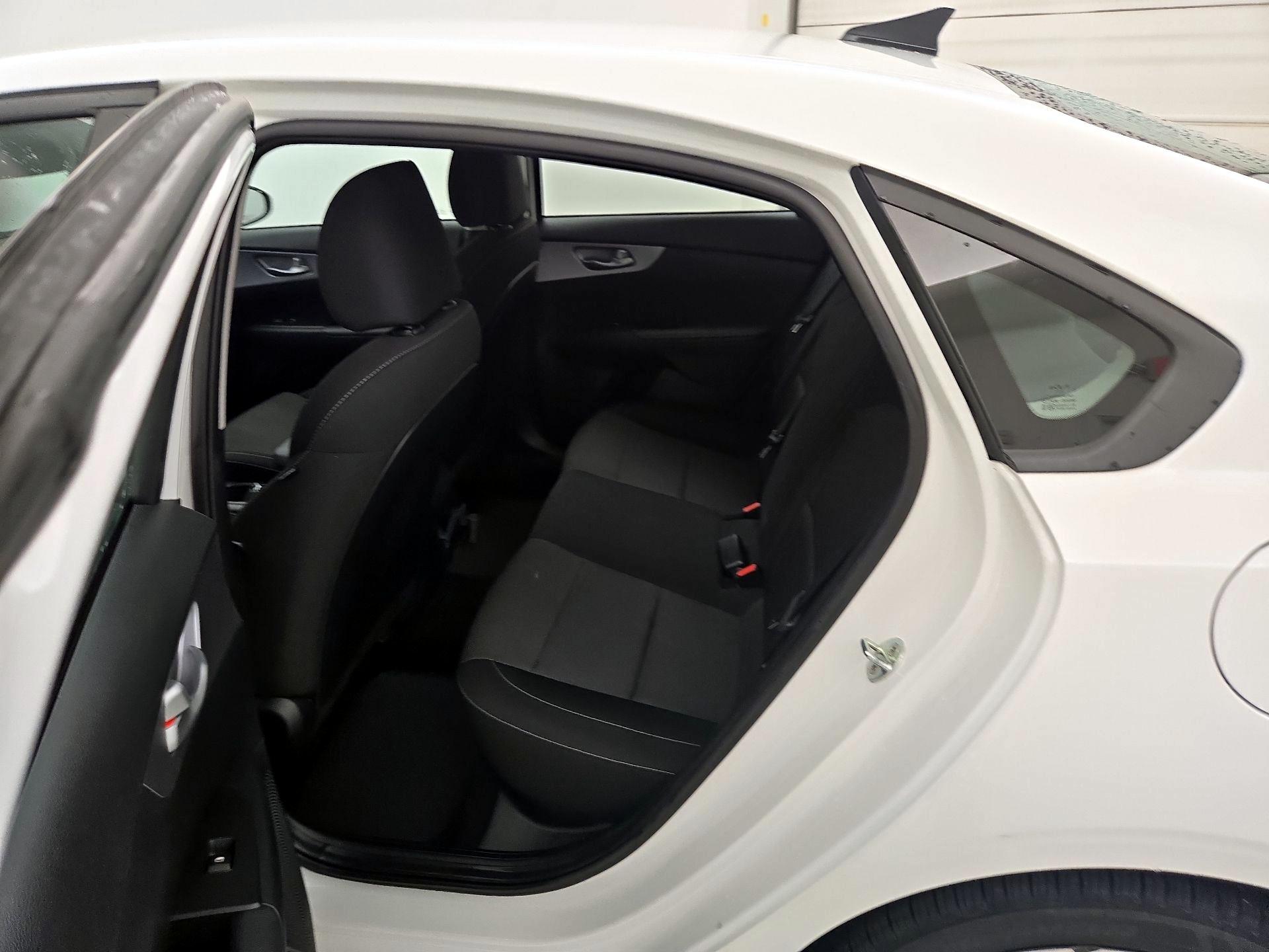 Thumbnail: 2022 Kia Forte - 19